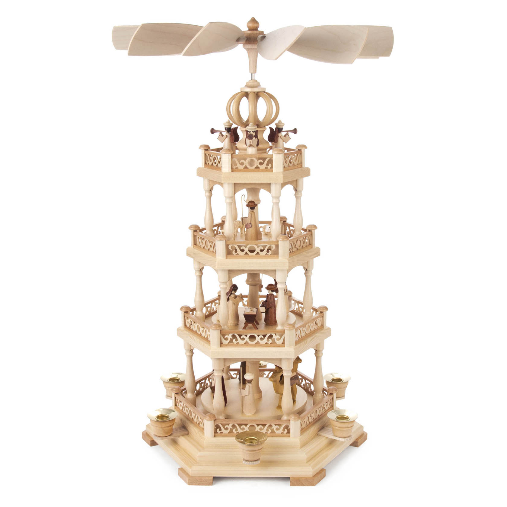 Dreistöckige hölzerne Weihnachtspyramide mit Christi Geburt, verziert mit Figuren auf jeder Ebene und Kerzenhaltern für Kerzen mit 14 mm Durchmesser. im Dregeno Online Shop günstig kaufen