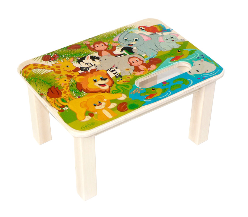 Fußbank mit buntem Dschungelmotiv, zeigt lachende Tiere wie Löwen, Elefanten, Zebras, Giraffen und Affen in einer grünen Umgebung. im Dregeno Online Shop günstig kaufen