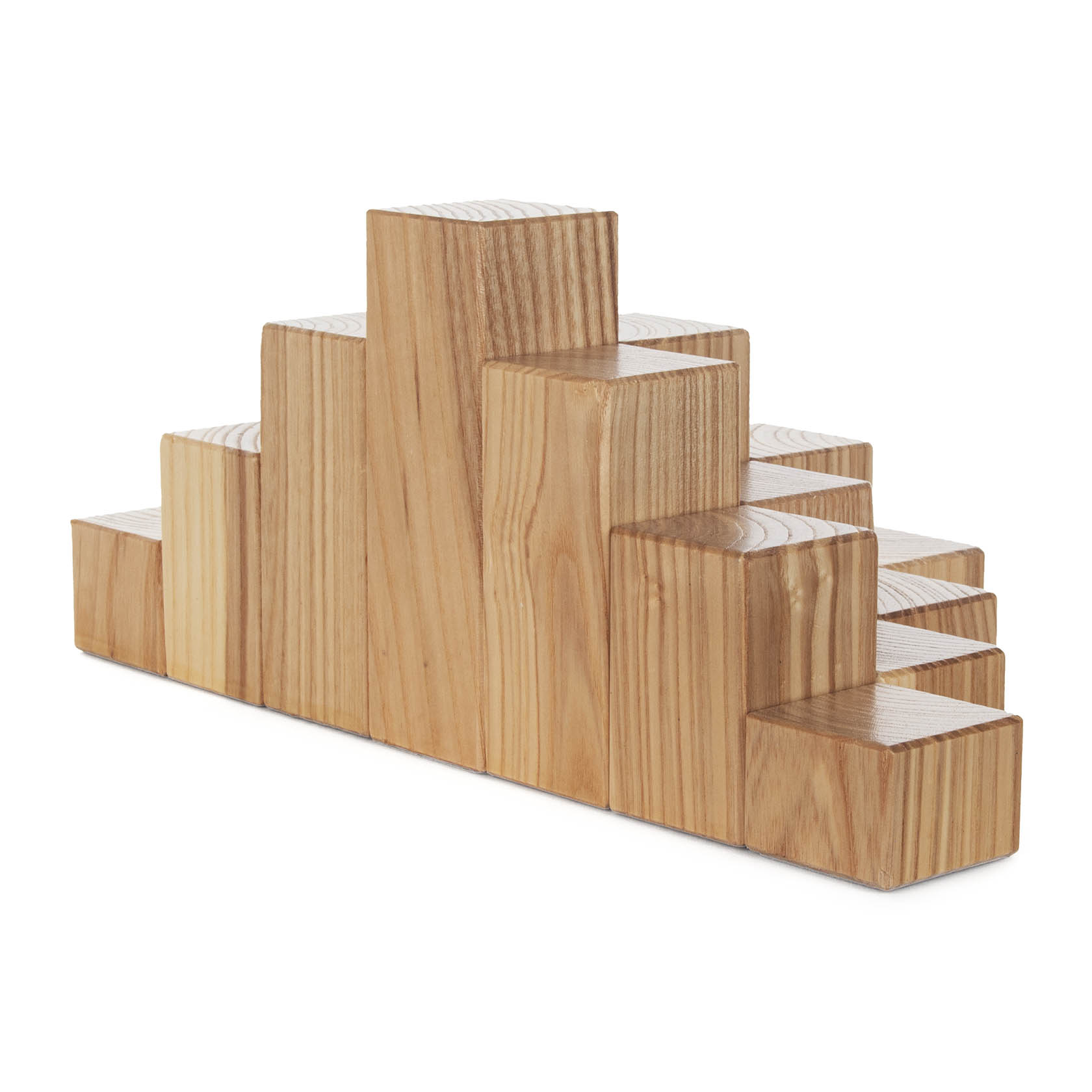 A wooden stair-step arrangement with 16 cube-shaped platforms, each measuring 4x4 cm, in a natural brown color.