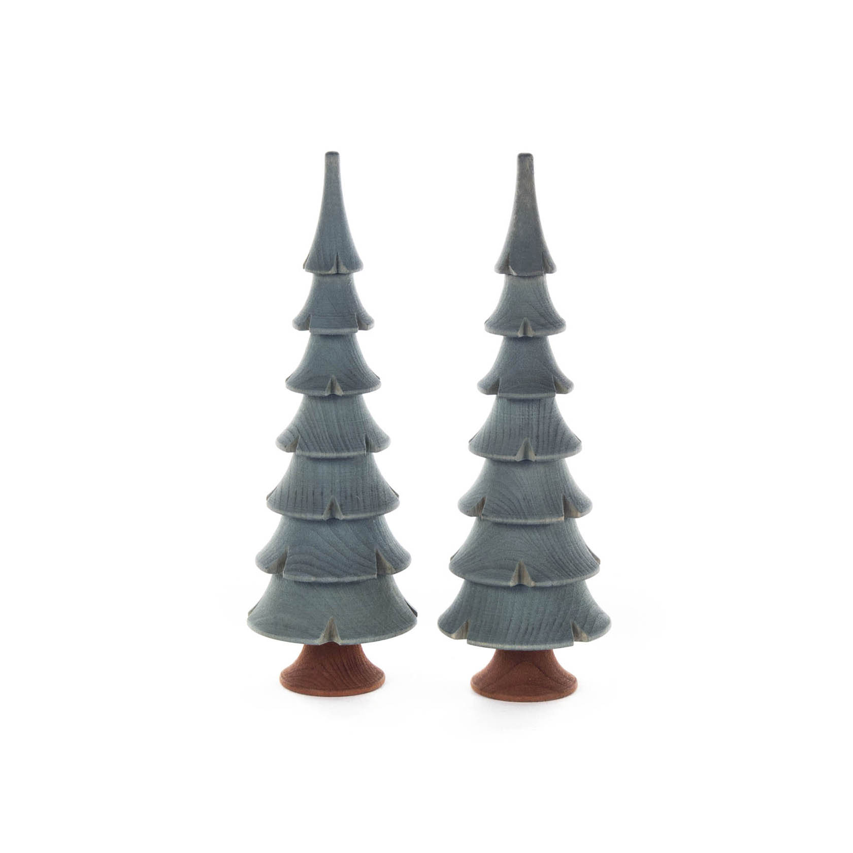 Zwei grüne Tannenbäume aus Massivholz, je 14,5 cm hoch, mit braunen Stämmen. im Dregeno Online Shop günstig kaufen