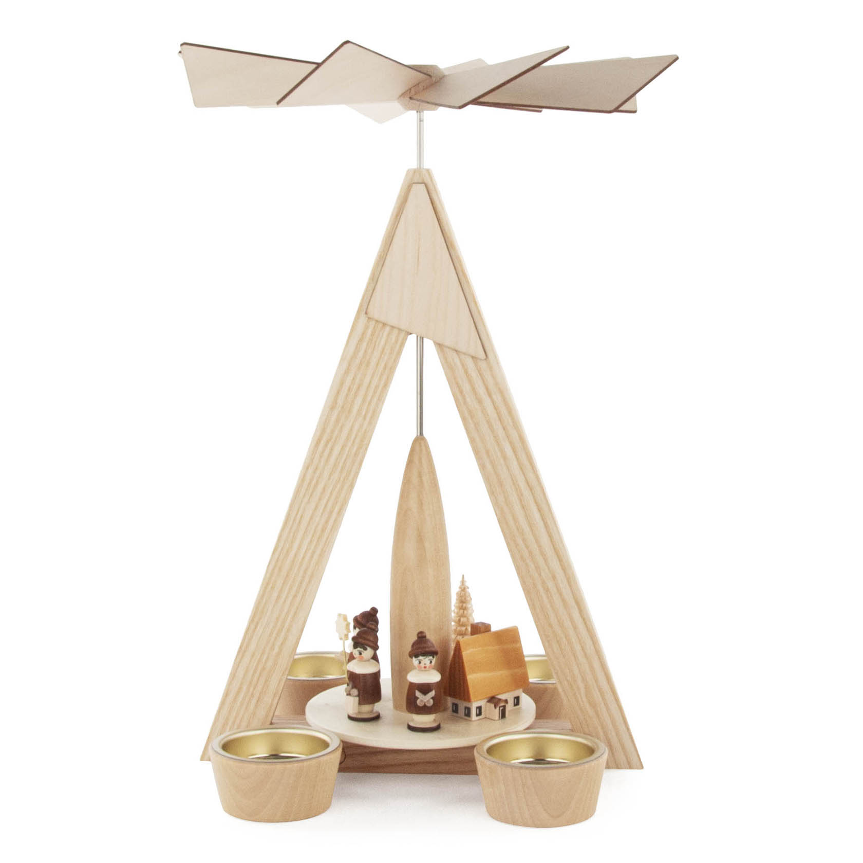 Holzpyramide mit Figuren und Teelichthaltern: Zwei Kurrende-Sänger, eine Kirche und ein Baum. Die Pyramide dreht sich durch die Wärme der Teelichter. im Dregeno Online Shop günstig kaufen