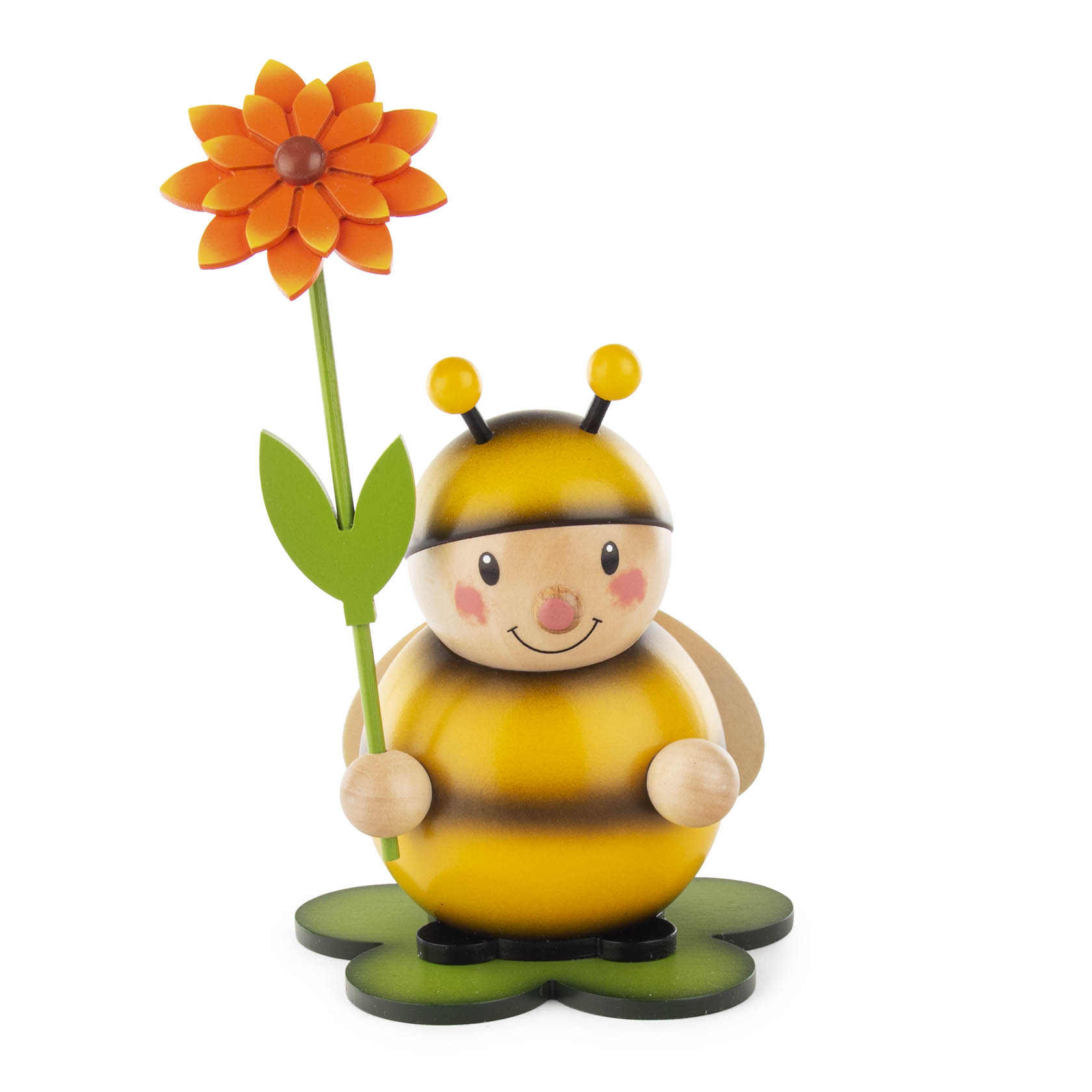 Holzfigur in Form einer lächelnden Hummel, die eine orangefarbene Blüte mit grünem Stiel in der rechten Hand hält. im Dregeno Online Shop günstig kaufen