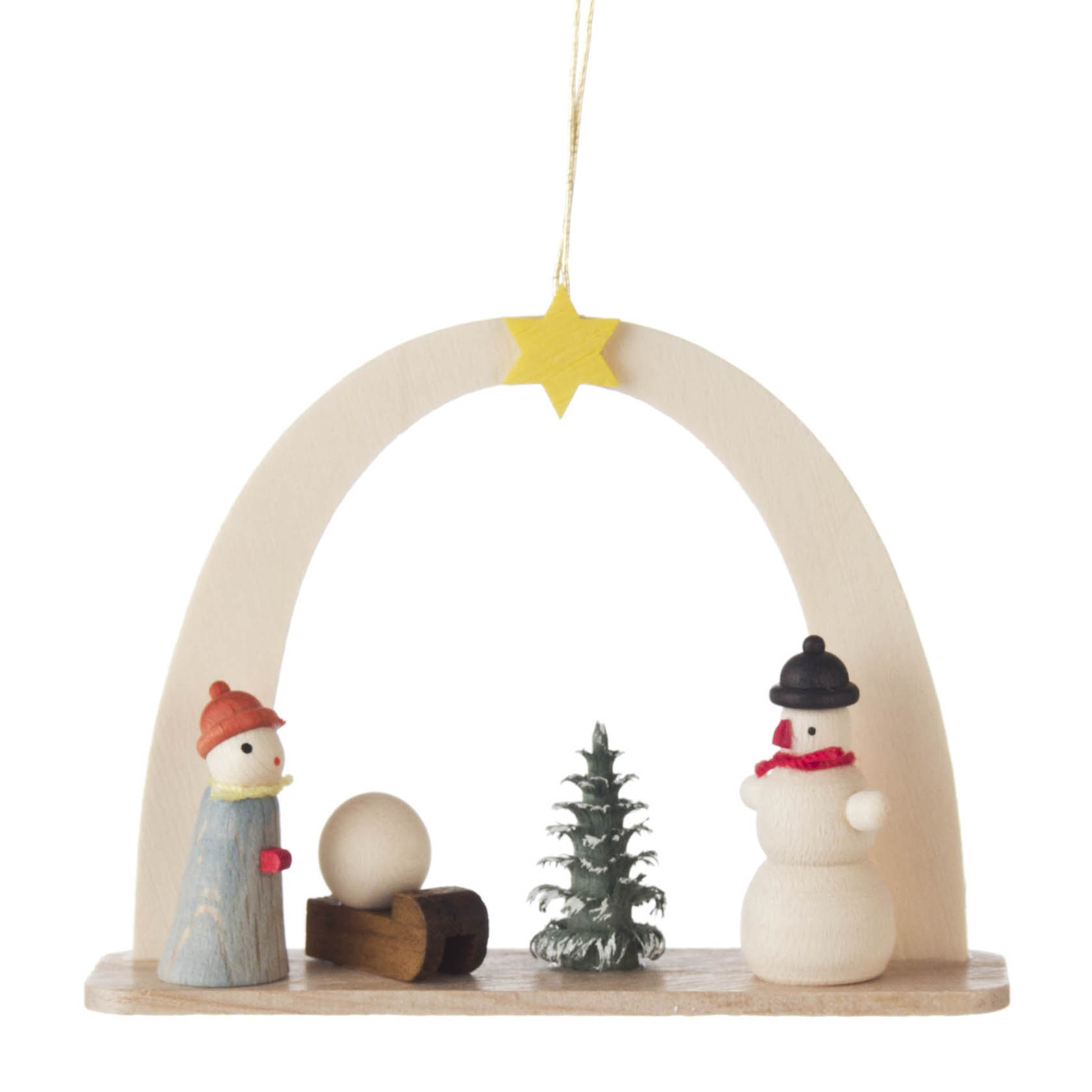 Dekoration mit einem Kind in blauer Kleidung und roter Mütze, einem Schneemann mit schwarzem Hut, einem Baum und Geschenk unter einem weißen Bogen mit gelbem Stern. im Dregeno Online Shop günstig kaufen