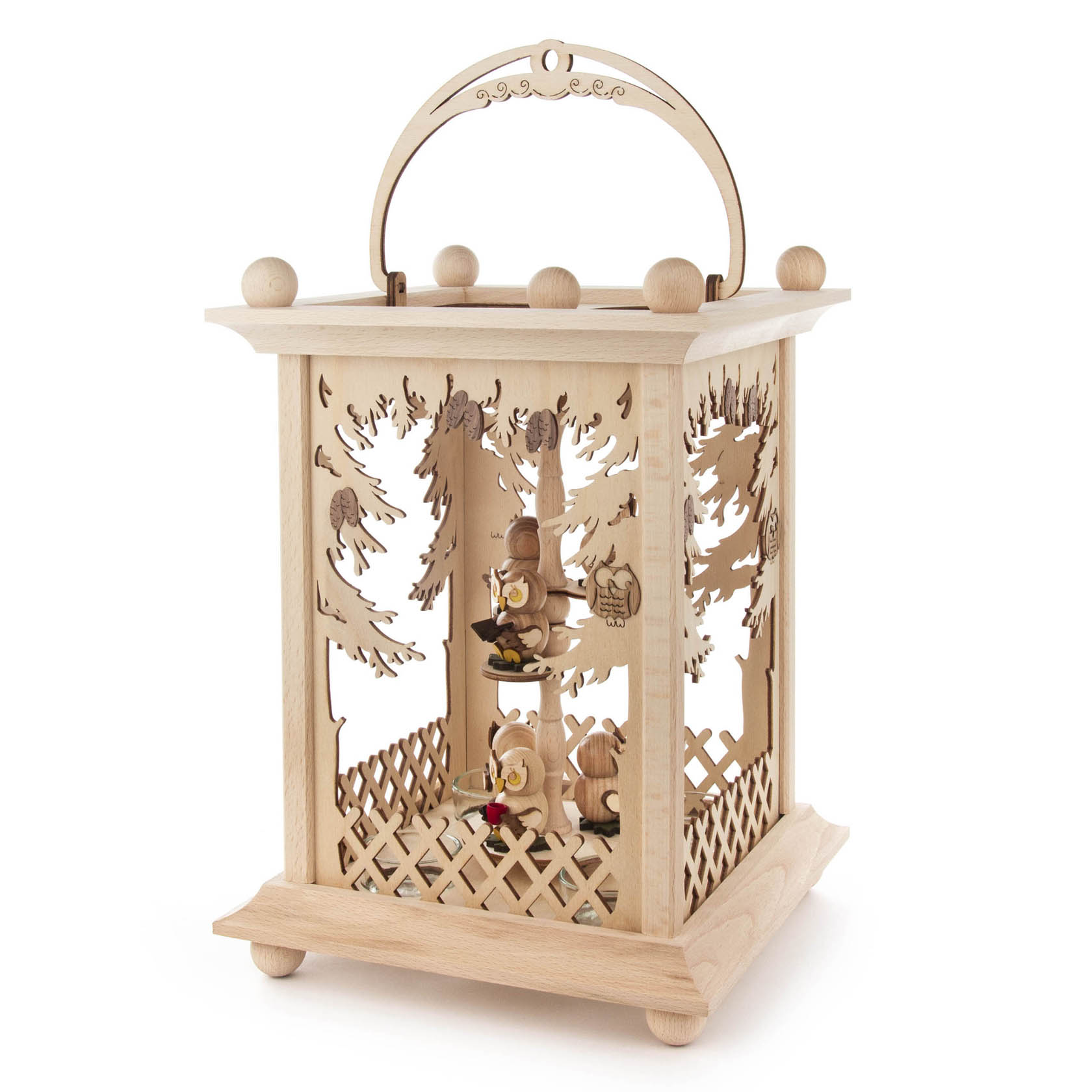Eine Pyramidenlaterne aus Holz mit Eulenmotiv für vier Teelichter. Feine Holzschnitzereien und ein dekorativer Griff. im Dregeno Online Shop günstig kaufen