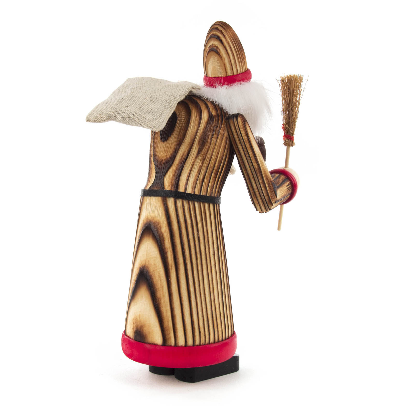 Holzfigur eines Räuchermanns in gesandelter Optik, dargestellt als Ruprecht mit roter Kleidung, Fellbesatz und einem Besen in der Hand.