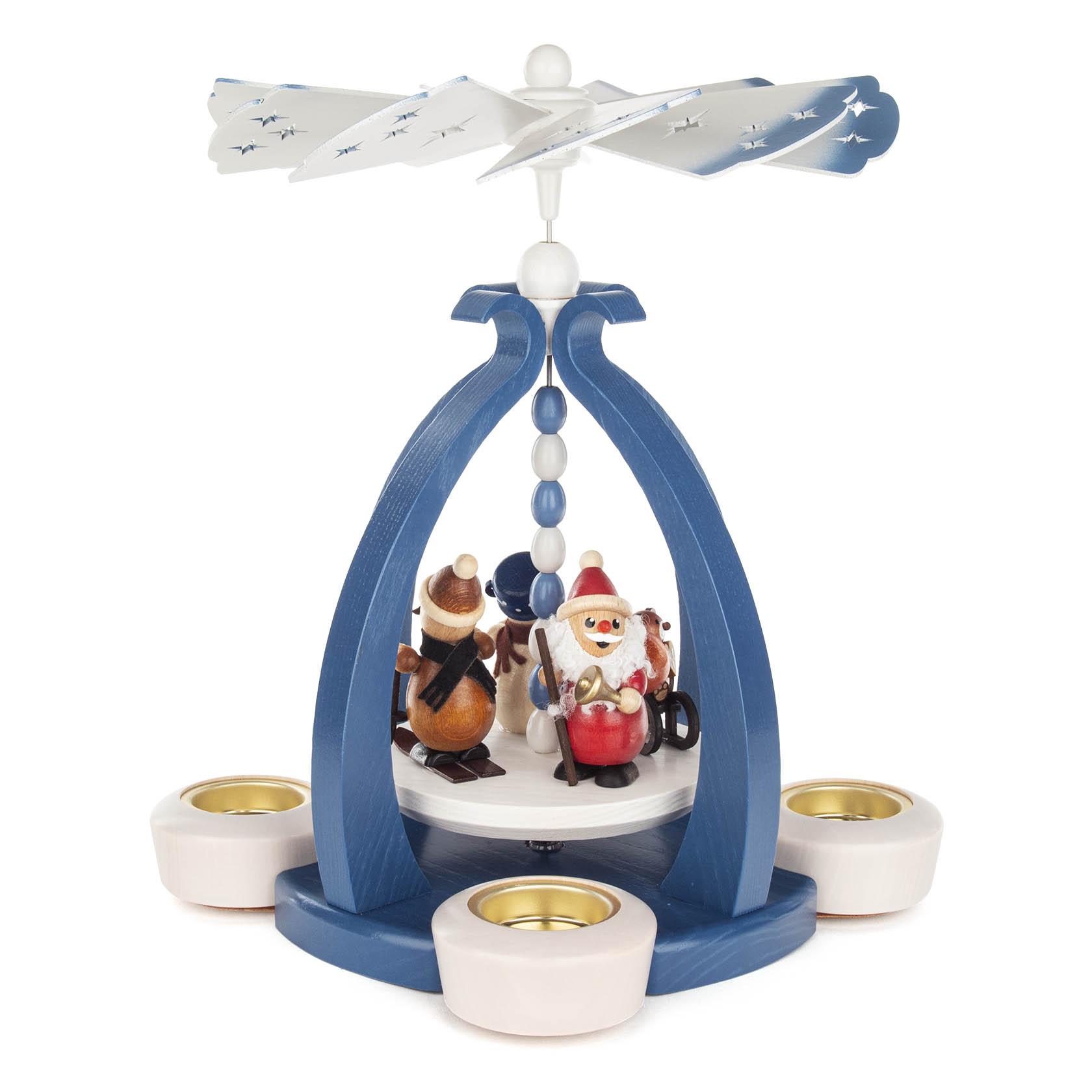 Holzpyramide mit Weihnachtsmann, Schneemann und Platz für Teelichter, oben eine blau-weiße Flügelstruktur, darunter Figuren mit Geschenken und Schlitten.