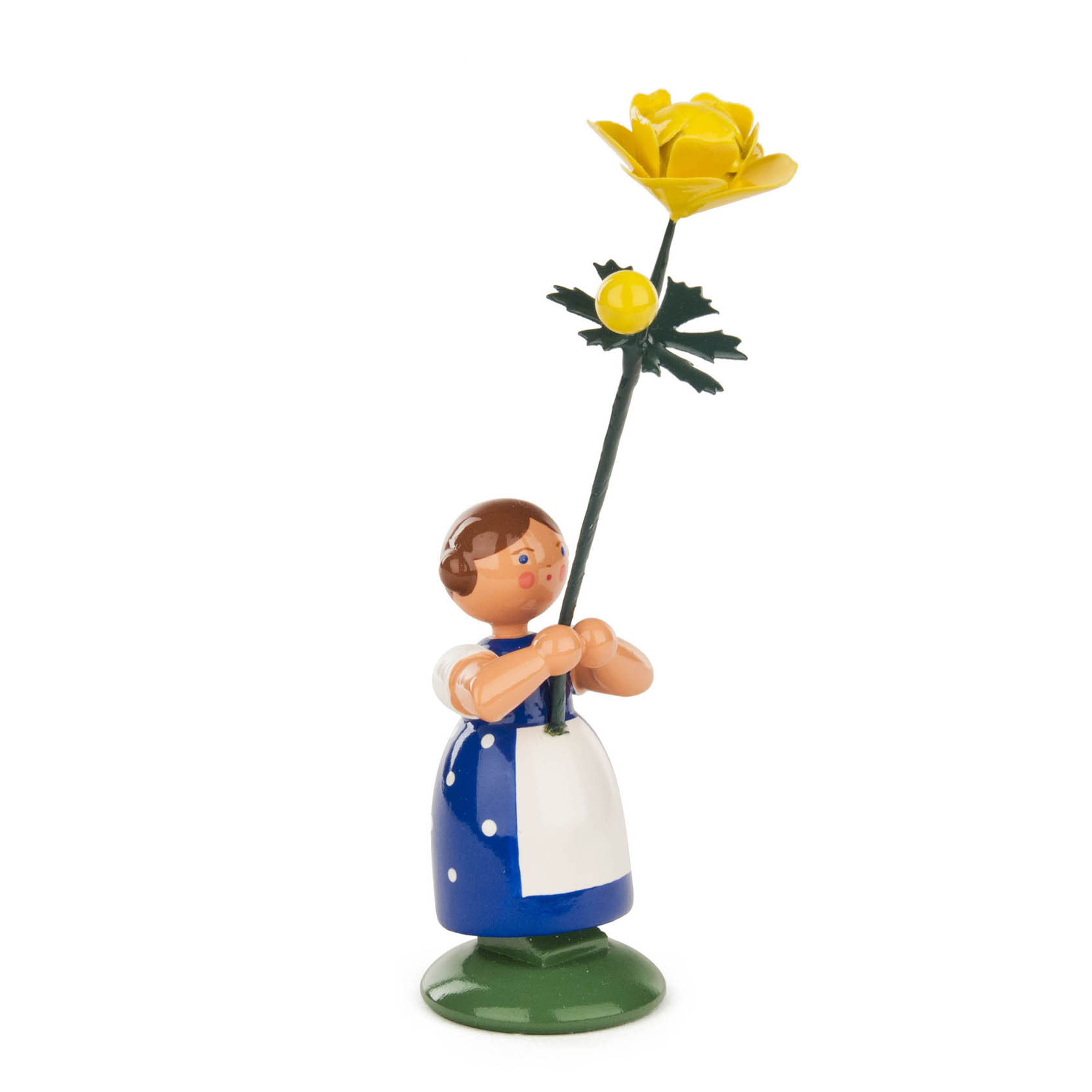 Holzfigur eines Mädchens in blauer Tracht mit weißer Schürze, hält eine große gelbe Trollblume in den Händen. im Dregeno Online Shop günstig kaufen