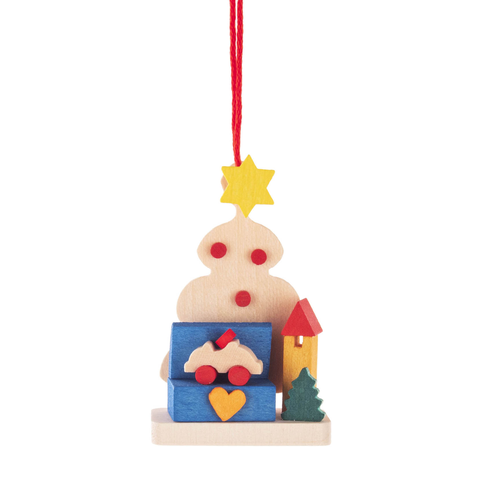 Holz-Christbaumanhänger in Form eines stilisierten weißen Tannenbaums mit rotem Baumschmuck, einer blauen Spielzeugkiste, einem roten Haus und einem kleinen grünen Baum. im Dregeno Online Shop günstig kaufen