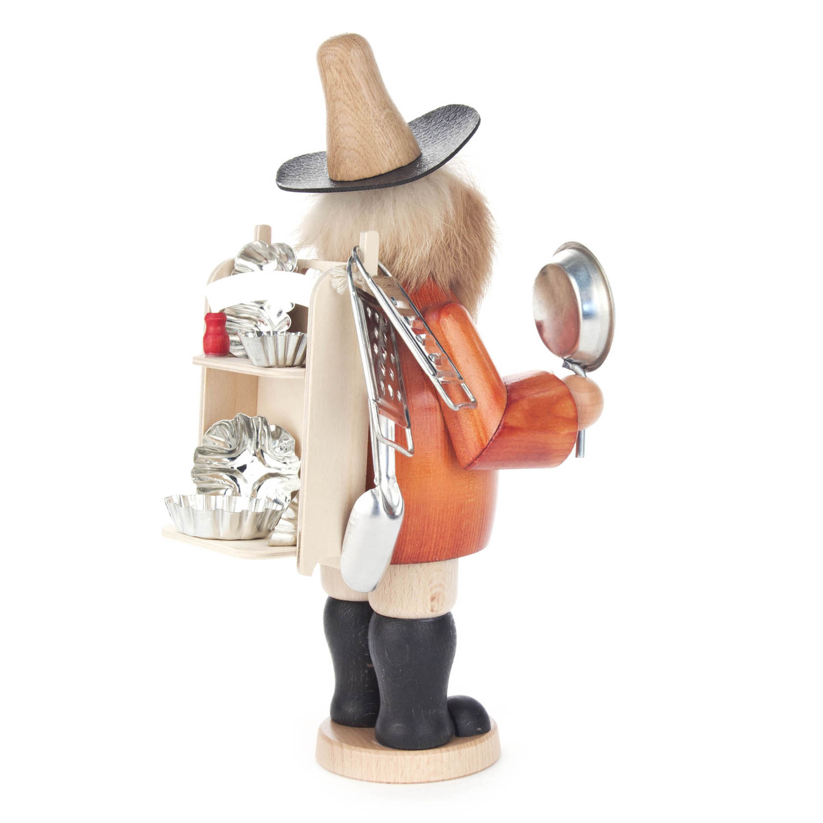Handgefertigter Räuchermann aus Holz in Form eines Hausierers mit großem Bart, Hut und Rucksack, gefüllt mit Küchenutensilien wie Pfanne, Löffel und Töpfe.