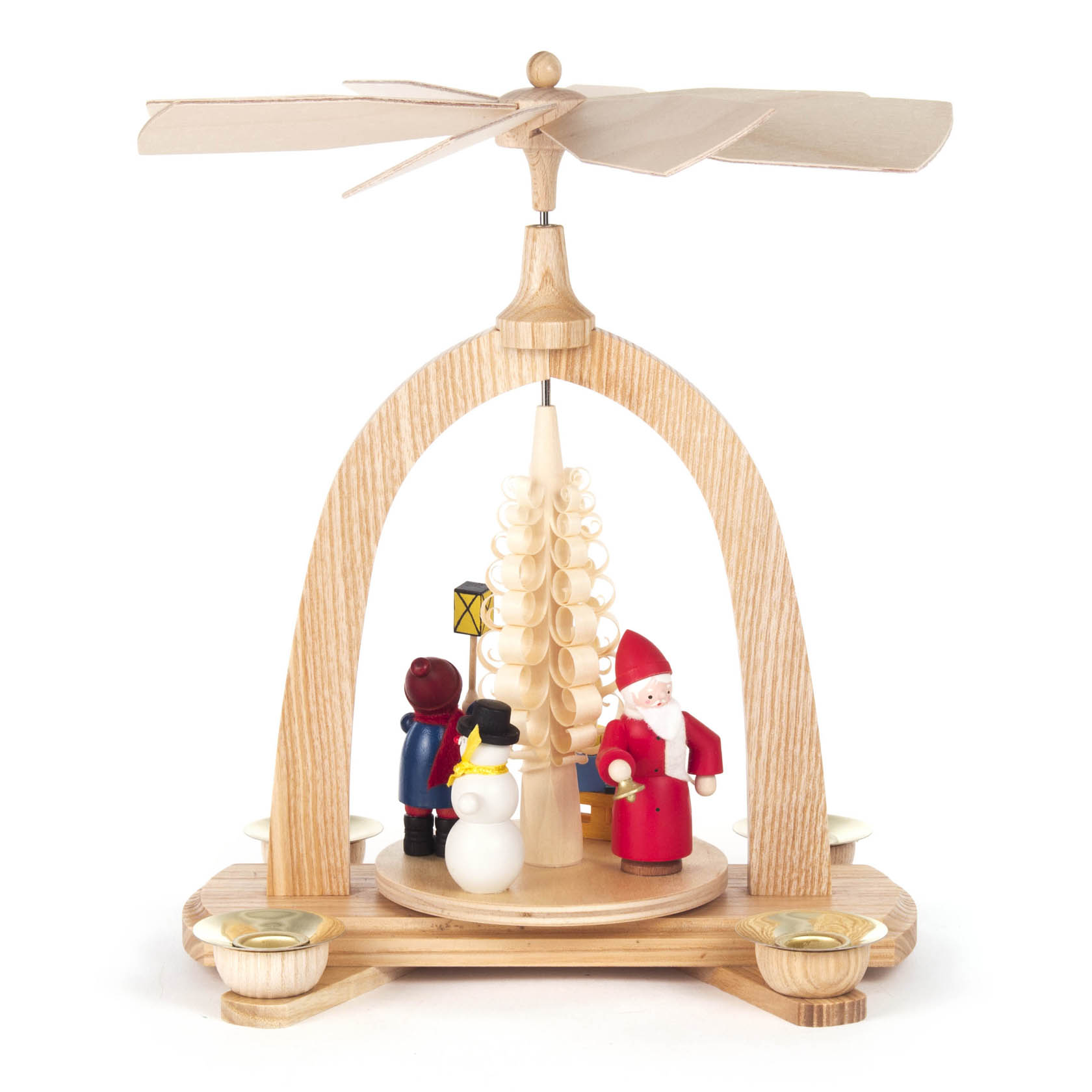 Weihnachtspyramide aus Holz mit drei Figuren: Weihnachtsmann, Schneemann und Kind mit Laterne, verziert mit einem Kerzenhalter und Flügelrad.