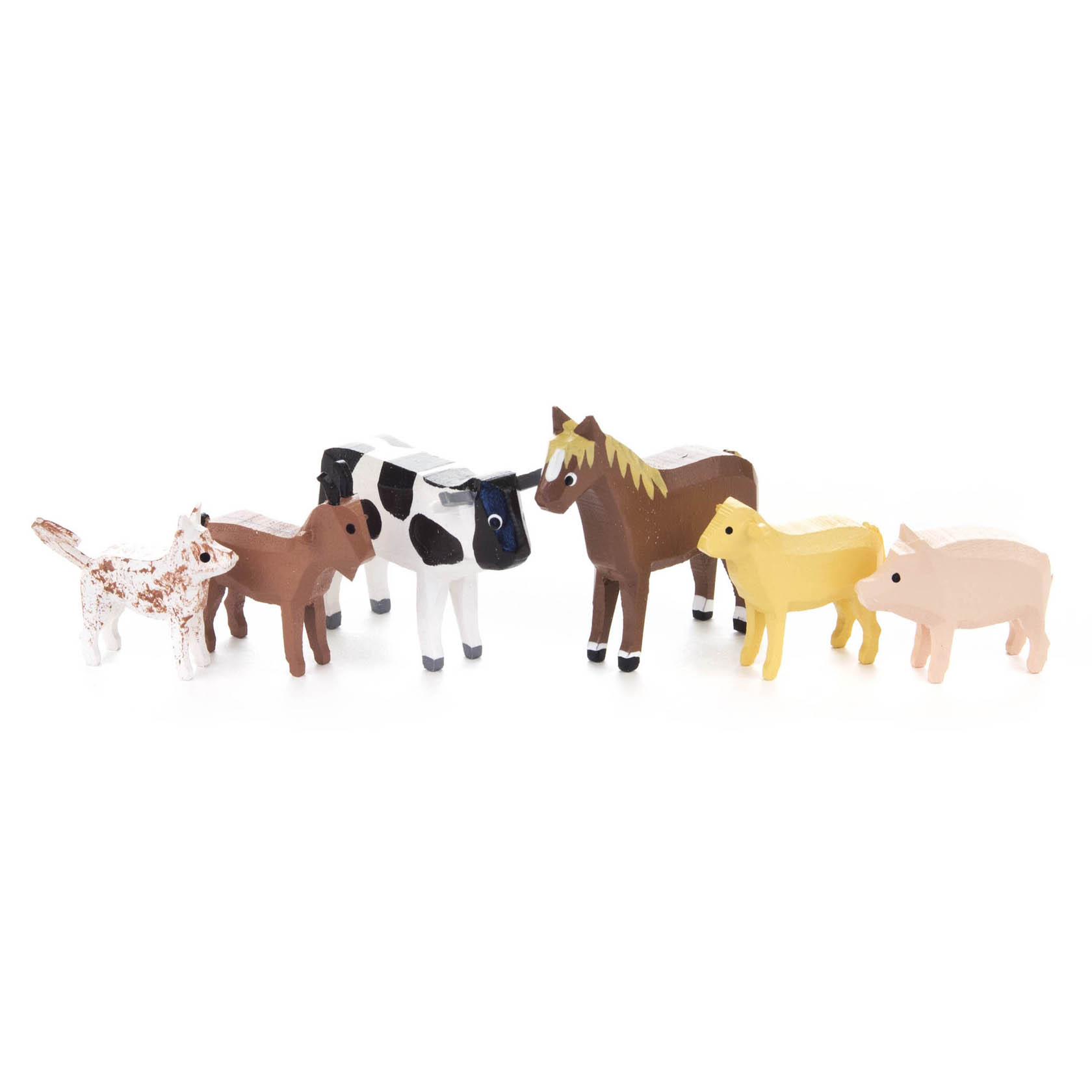 Sechs kleine Holzfiguren von Tieren: ein Hund, eine Kuh, ein Pferd, ein Schaf, ein Schwein und eine Ziege.