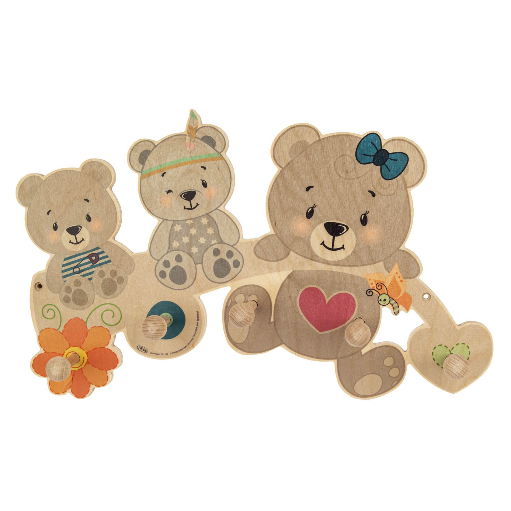 Eine Holz-Hakenleiste in Form von drei Bären, einer mit blauer Schleife, einer mit Herz und einem Fisch, ein kleiner mit gestreifter Hose und Blumenschmuck. im Dregeno Online Shop günstig kaufen