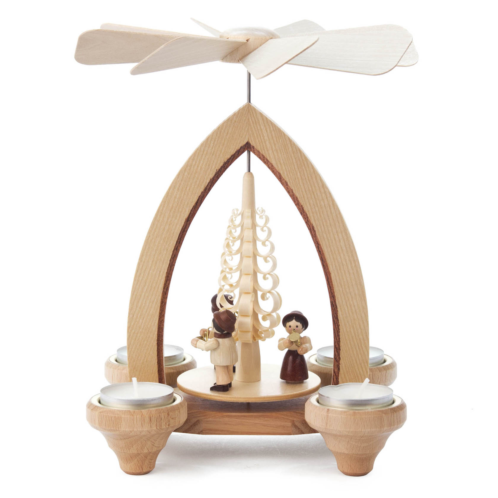 Holzpyramide mit einem Bläsertrio und Kerzenhaltern für Teelichte, angetrieben durch ein Flügelrad oben. im Dregeno Online Shop günstig kaufen