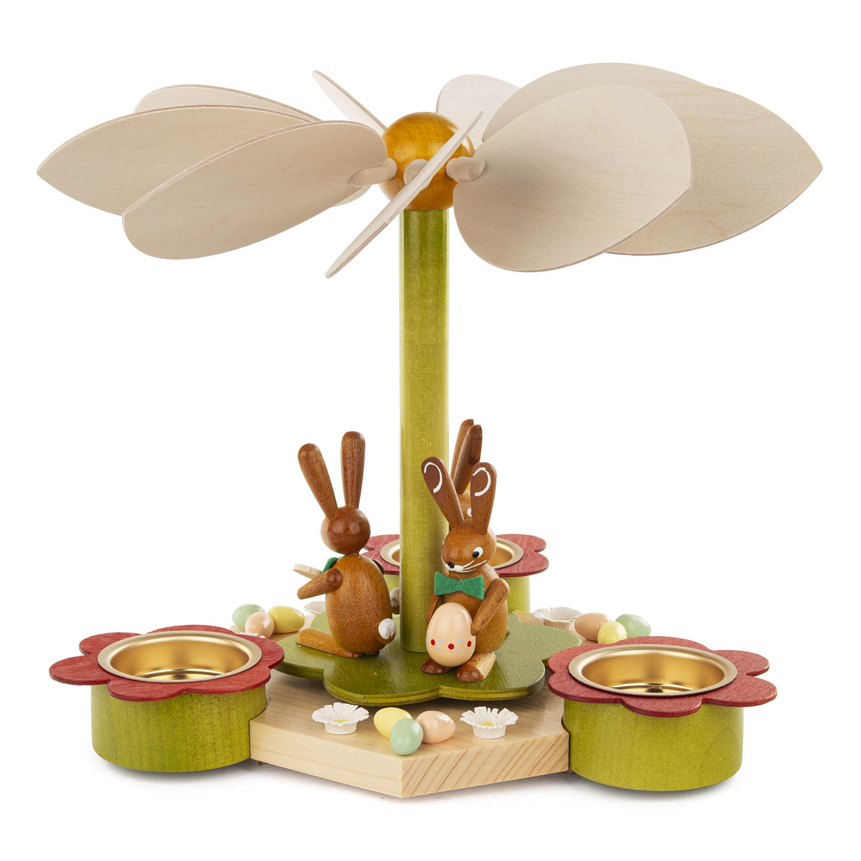 Holzpyramide mit zwei Hasenfiguren, an deren Füßen sich Plätze für Teelichter befinden. Die Hasen halten einen Pinsel und eine Möhre. Oben sind Flügel, die sich drehen. im Dregeno Online Shop günstig kaufen