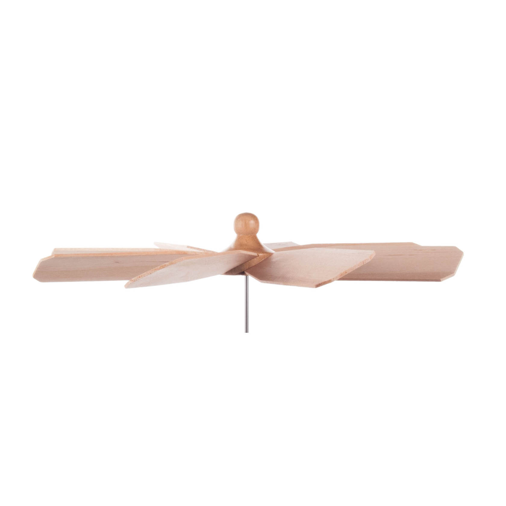 Ein schlichtes Holzflügelrad mit vier flachen, kegelförmigen Flügeln, ideal für den Antrieb durch Wind. Der Korpus besteht aus hellem Holz.