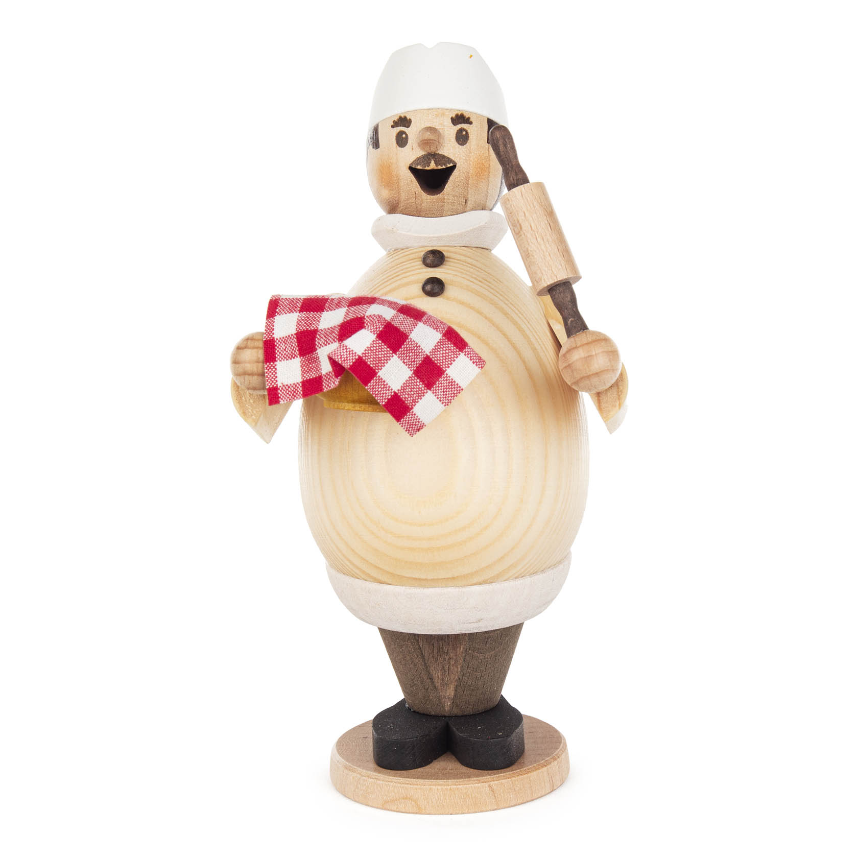 Holzfigur 'Räuchermann Max', gekleidet als Hobbybäcker mit weißer Bäckermütze und Halstuch, hält ein rot-weiß kariertes Tuch und ein Nudelholz in den Händen.