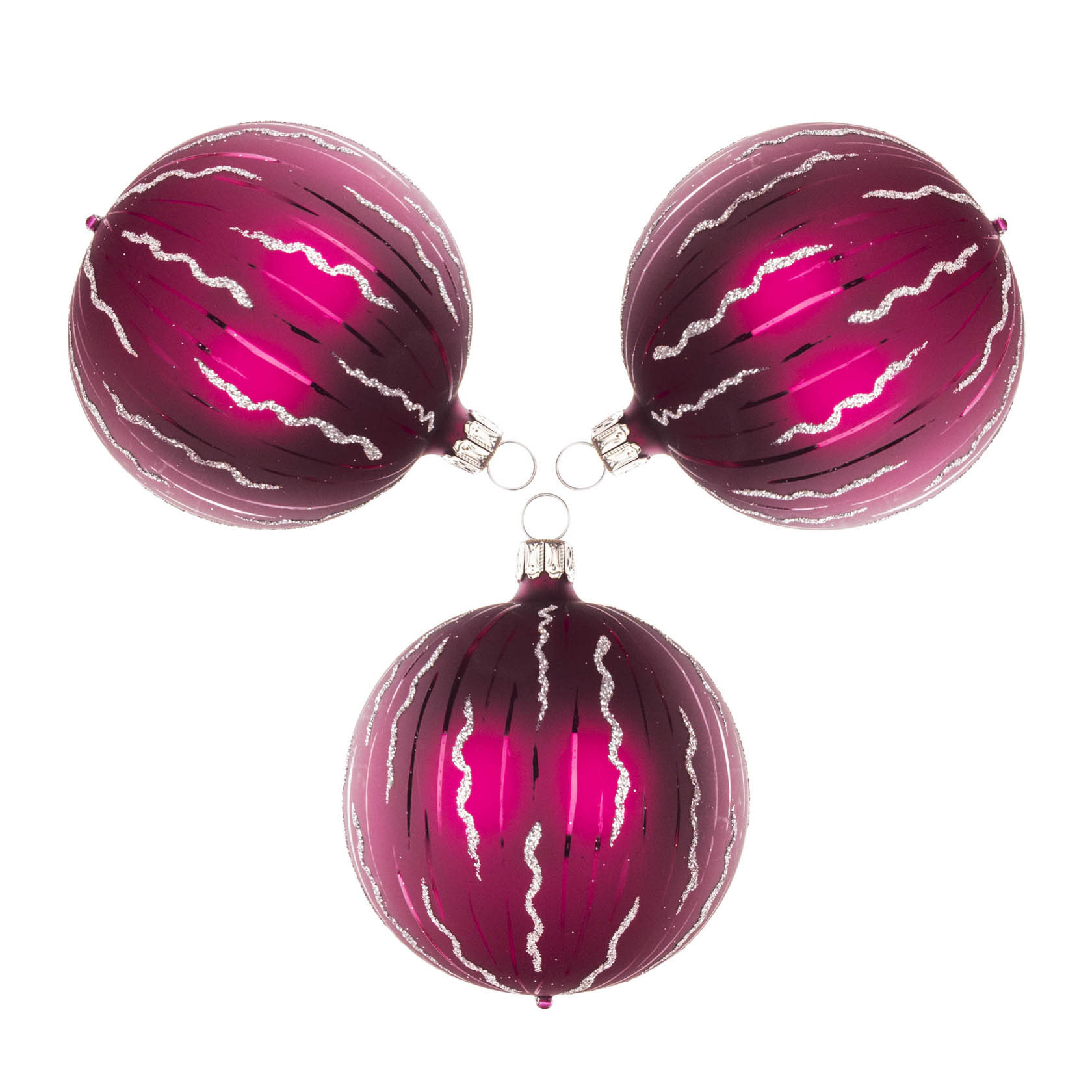 Three matte berry-colored Christmas balls with silver and black stripes, each with a metal loop for hanging. im Dregeno Online Shop günstig kaufen