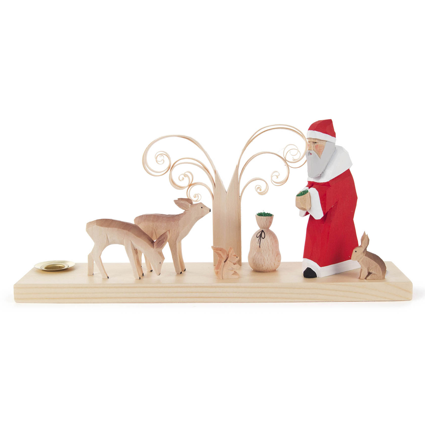 Ein handgeschnitzter Weihnachtsmann in rotem Gewand steht auf einem Holzbrett mit Waldtieren: ein Reh, ein Hase und ein Eichhörnchen. Geeignet für eine 14mm Kerze. im Dregeno Online Shop günstig kaufen