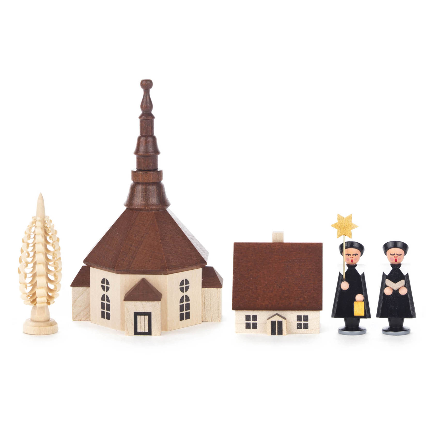 Holzfiguren-Set bestehend aus einer Kirche, einem Haus, zwei Kurrende-Sängern in Schwarz mit Kerze und Stern, und einem Weihnachtsbaum.