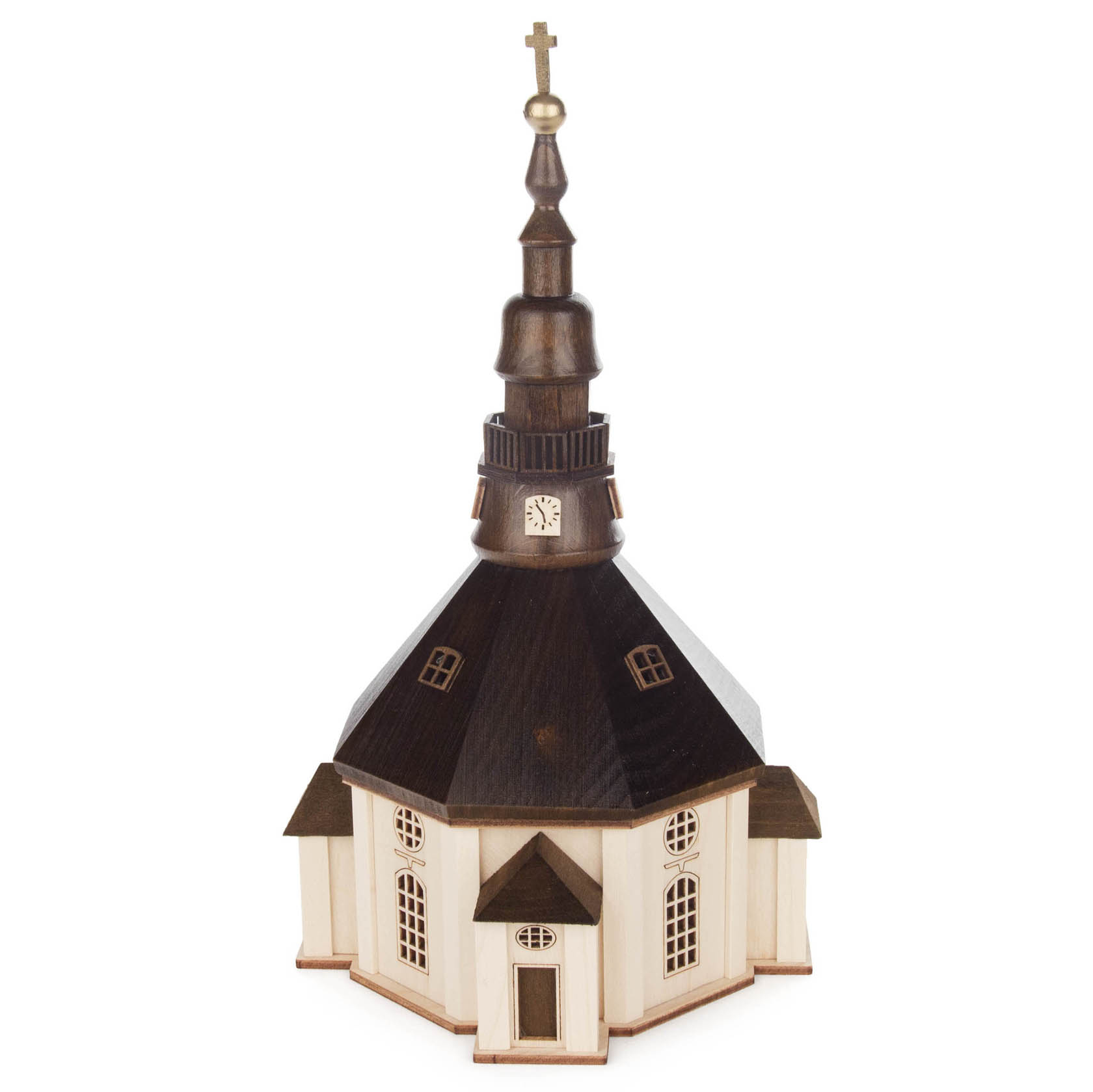 Ein detailreiches Modell der Seiffener Kirche aus Holz, mit oktogonalem Grundriss und einem hohen, schlanken Kirchturm mit einer Uhr und einem Kreuz an der Spitze. im Dregeno Online Shop günstig kaufen