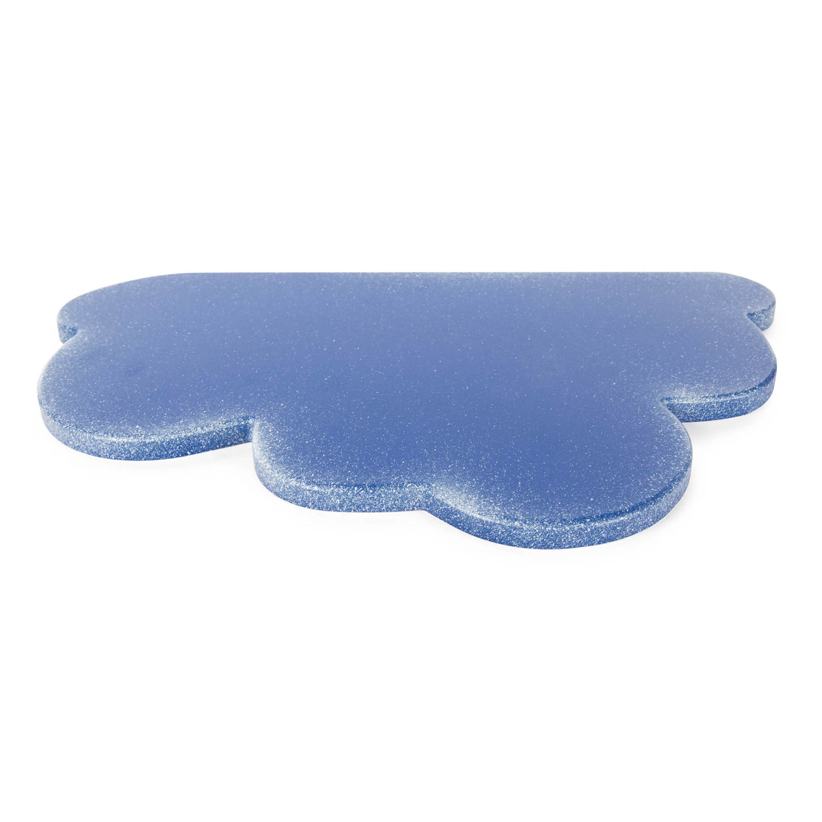 Blaue Wolkenform aus Kunststoff, flach, mit leicht glitzernder Oberfläche und mehreren rundlichen Ausbuchtungen.