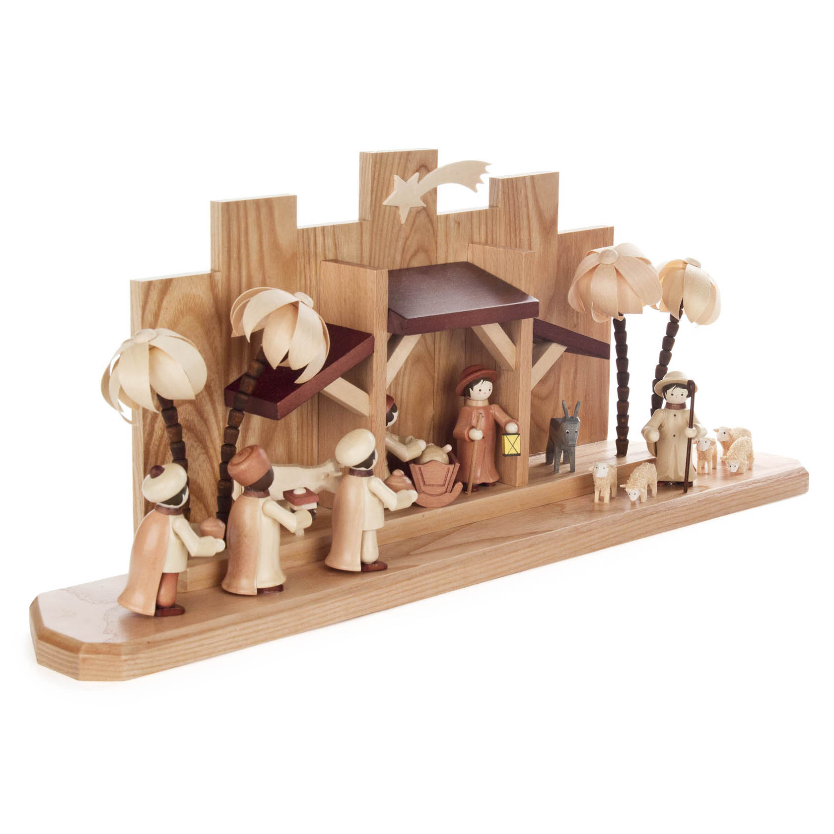 Holzkrippe mit simplifizierten Figuren der Weihnachtsgeschichte, darunter Maria, Josef, das Jesuskind, Hirten, Tiere und Palmen.