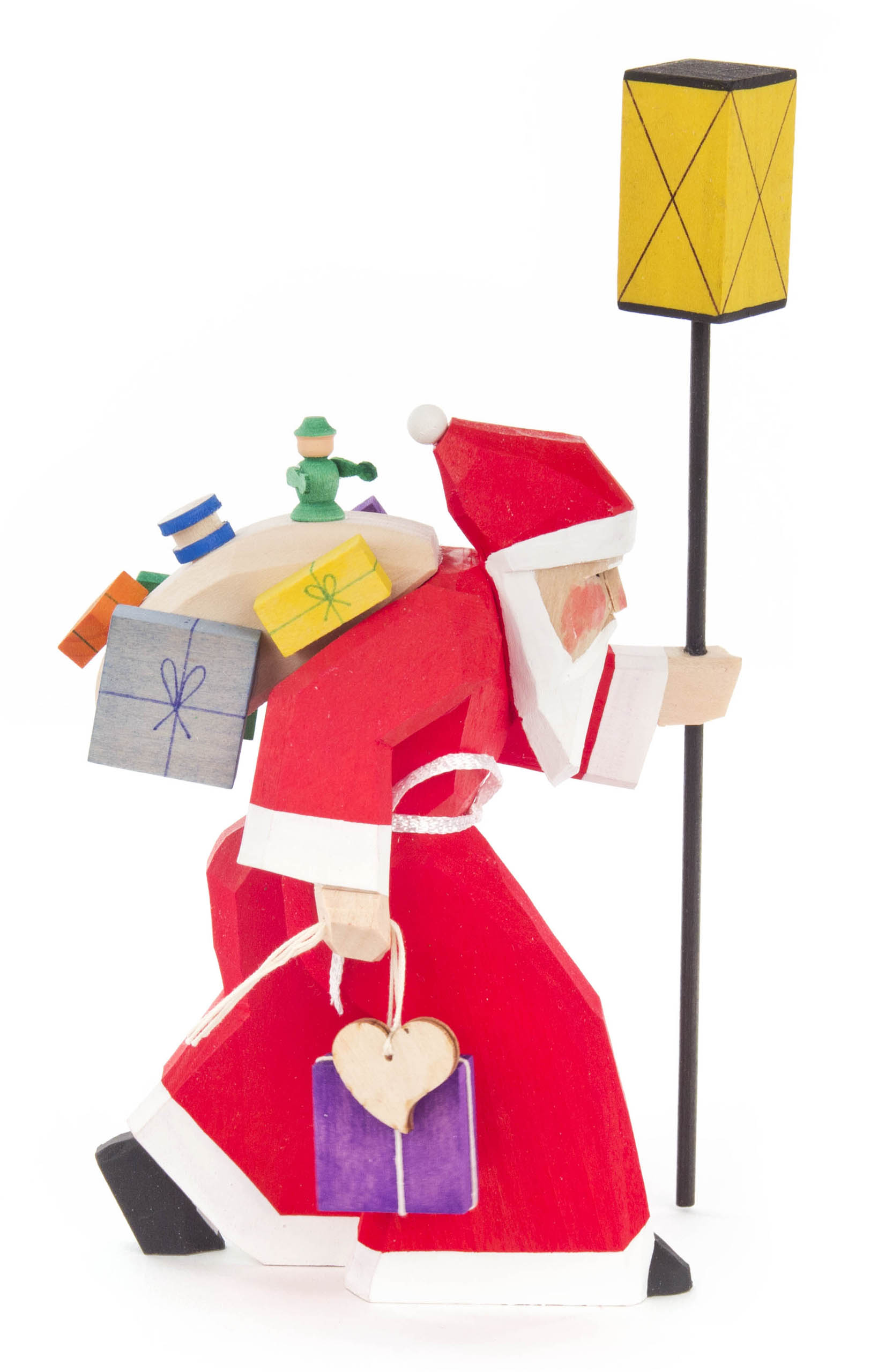 Holzfigur eines Weihnachtsmanns, der eine Laterne hält und einen Sack voller Geschenke auf dem Rücken trägt. Der Weihnachtsmann hat einen weißen Bart und trägt einen roten Anzug. im Dregeno Online Shop günstig kaufen