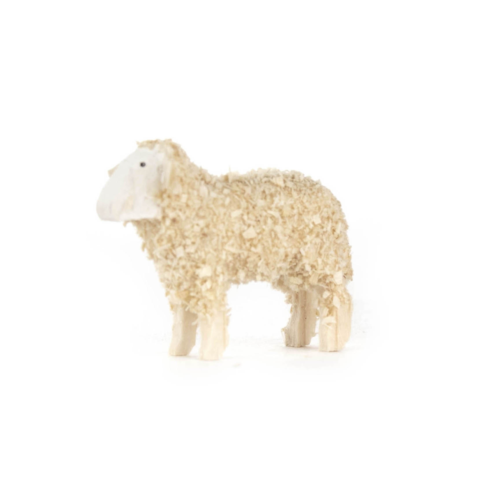 Kleine Schafsskulptur aus hellem Holz mit strukturierter Oberfläche, die Wolle imitiert. Das Gesicht des Schafes ist schlicht und weiß. im Dregeno Online Shop günstig kaufen