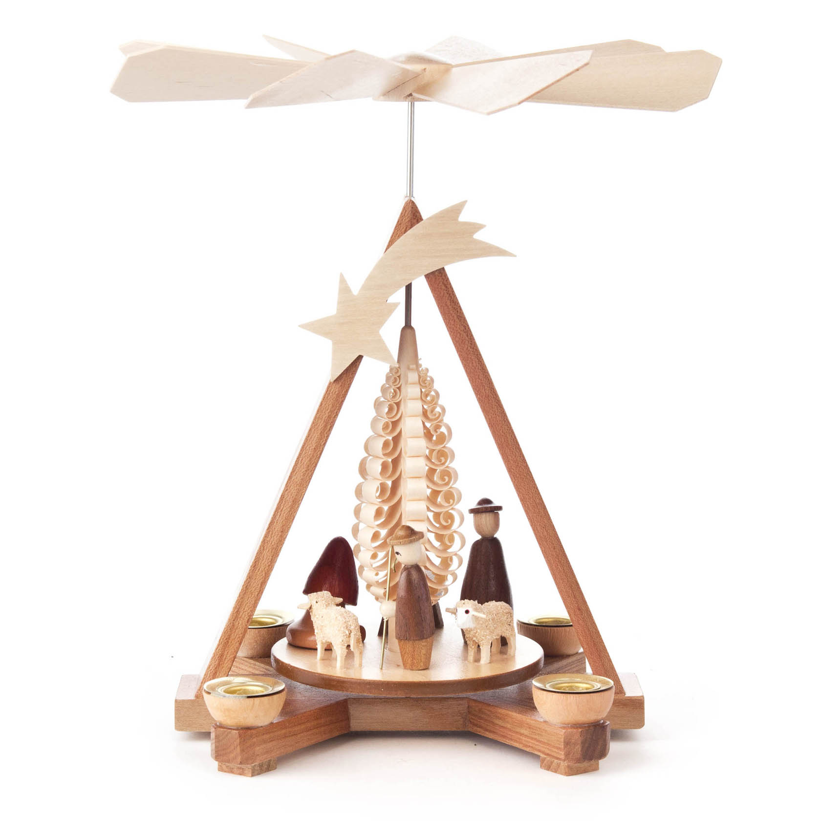 Weihnachtspyramide aus Holz mit der Szene der Geburt Christi, zeigt Maria, Josef, das Jesuskind und zwei Schafe. Oben dreht sich ein Propeller.