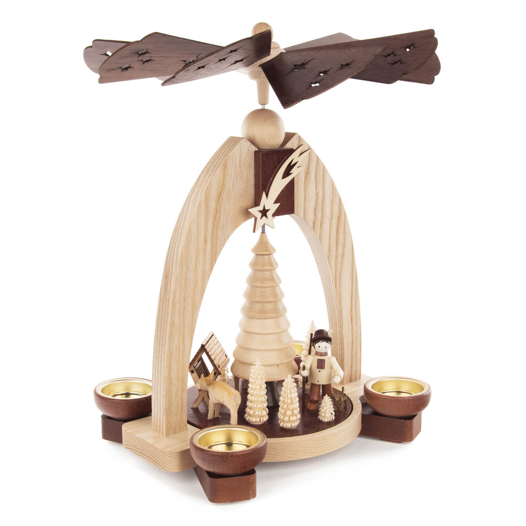 Holzpyramide für Teelichte mit Weihnachtsmotiv: Jäger, zwei Rehe und Baum unter einem Stern.