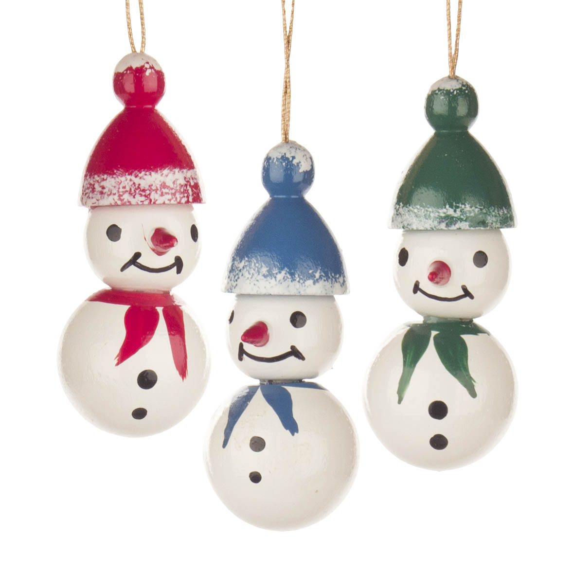 Drei Weihnachtsbaumanhänger in Form von Schneemännern mit Mützen: einer rot, einer blau, einer grün. Alle tragen passende Schals und haben ein lächelndes Gesicht. im Dregeno Online Shop günstig kaufen