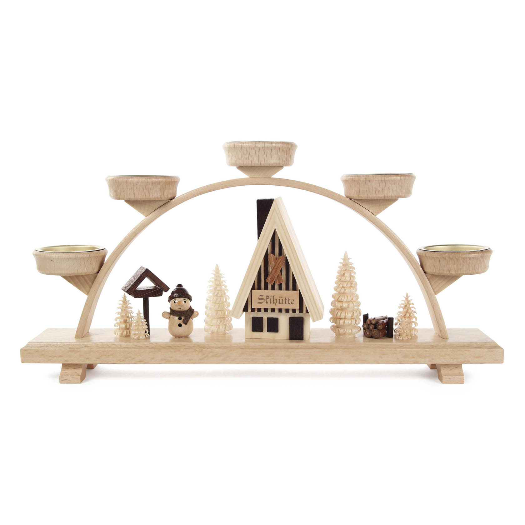 Ein holzgeschnitzter Schwibbogen mit einem Schneemann, einem kleinen Haus mit Schild 'Schibbige', und Tannenbäumen, zur Aufstellung von fünf Teelichtern. im Dregeno Online Shop günstig kaufen