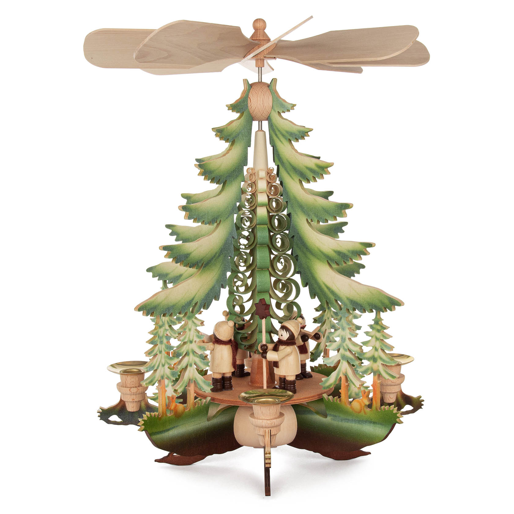 Holzpyramide mit drehendem Flügelrad, verziert mit grünen handgeschnitzten Tannen und Kurrendesängern, vorgesehen für 14mm Kerzen. im Dregeno Online Shop günstig kaufen