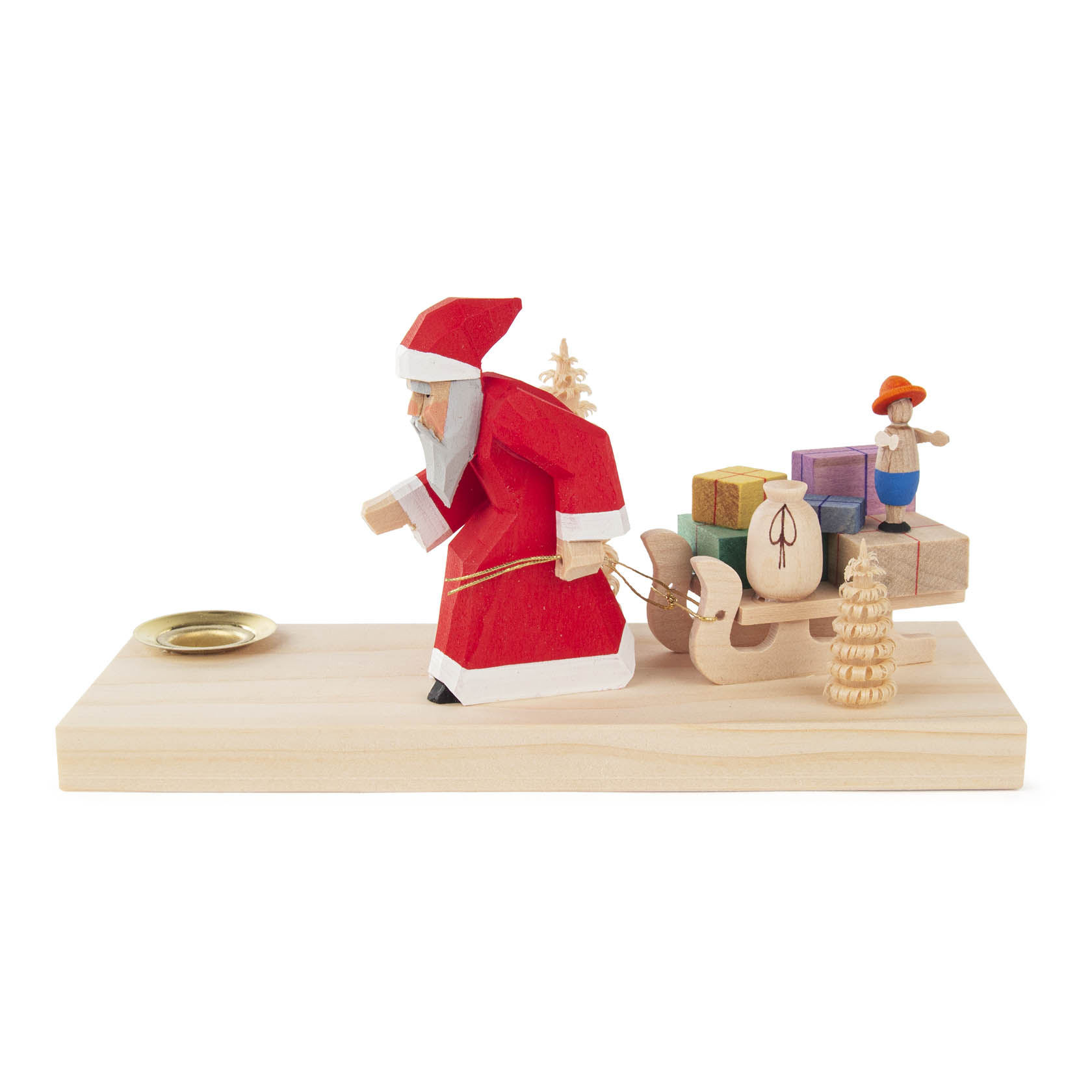 Holzskulptur des Weihnachtsmanns in rotem Anzug mit langem Bart, der einen Schlitten voller Geschenke zieht. Eine Kerzentülle befindet sich auf einer Holzplatte. im Dregeno Online Shop günstig kaufen