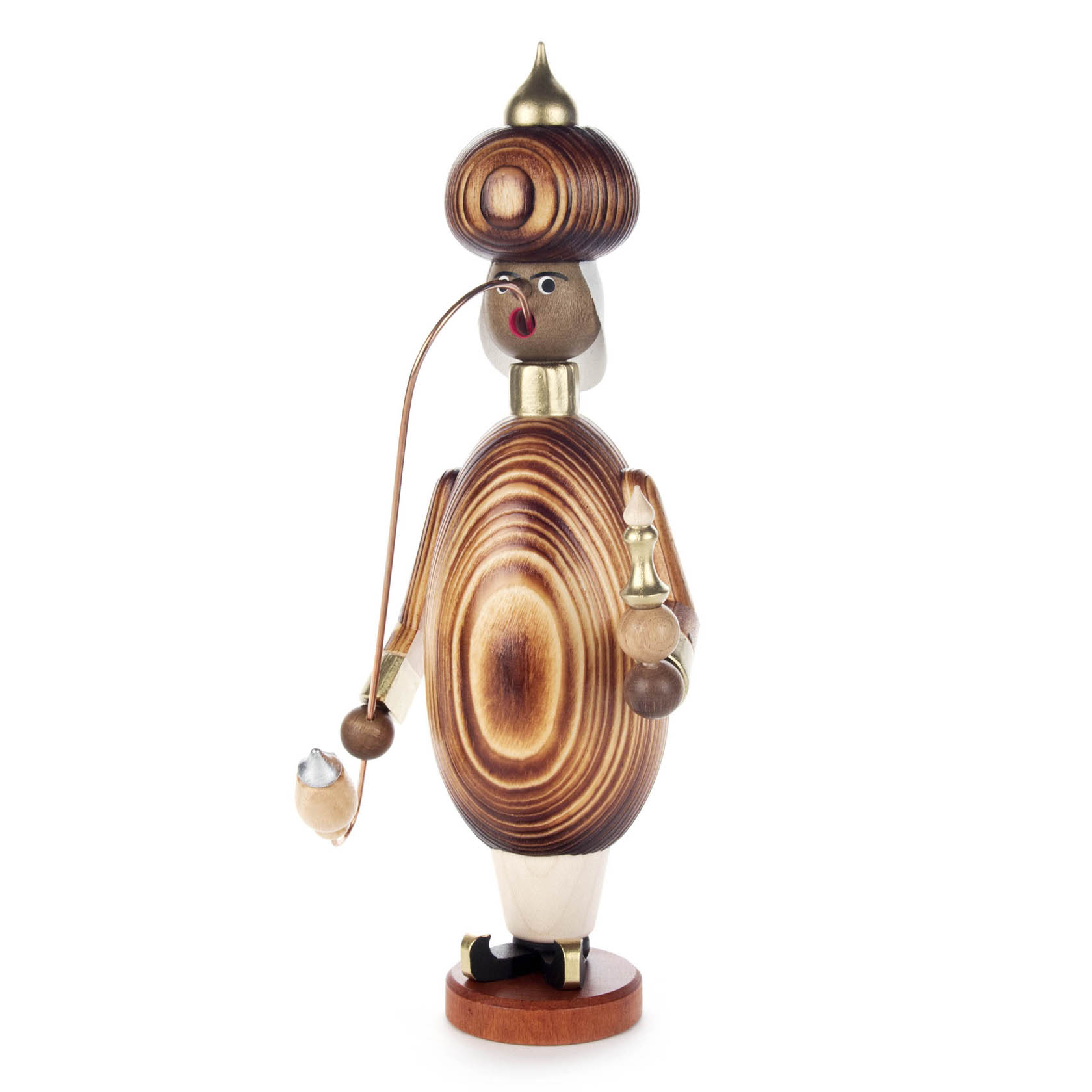 Ein hölzener Räuchermann mit einem markanten, gekringelten Schnurrbart. Die Figur trägt einen Turban und hält eine Pfeife in der rechten sowie ein goldenes Gefäß in der linken Hand. im Dregeno Online Shop günstig kaufen