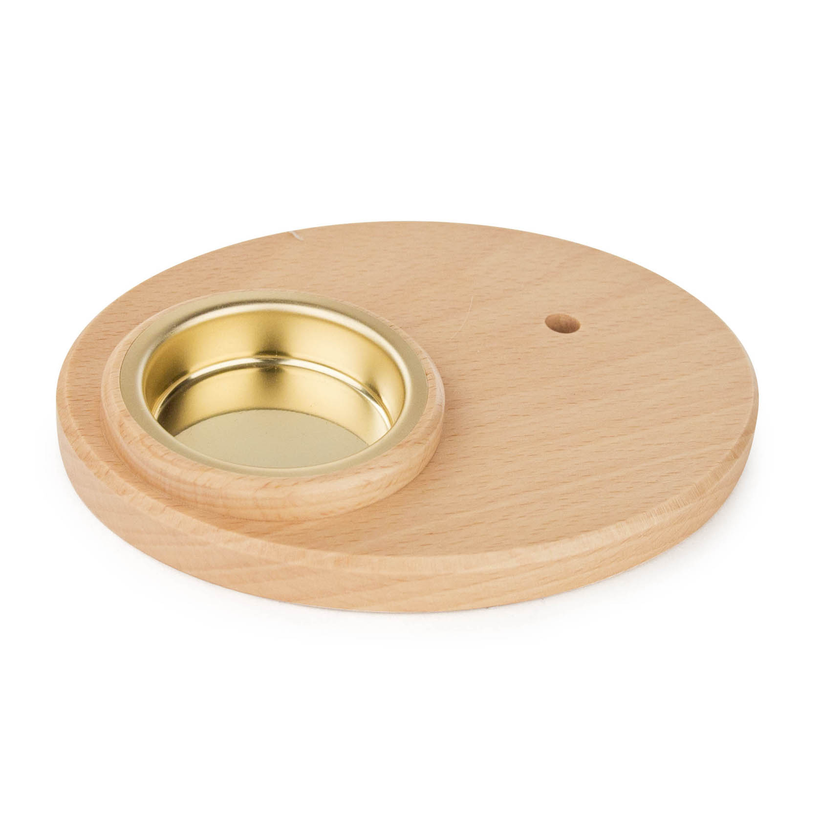 Ein runder Teelichthalter aus naturfarbenem Holz, mit einer runden Vertiefung, in die eine goldene Teelichtschale eingelegt ist. im Dregeno Online Shop günstig kaufen