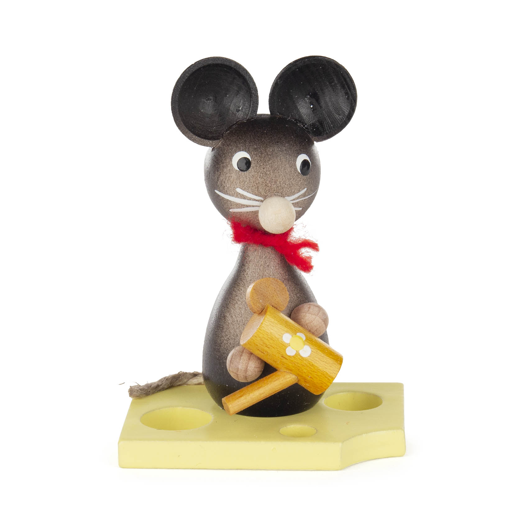 Holzfigur einer stehenden schwarzen Maus mit roten Halstuch, die eine rot-braune Gießkanne mit weißen Punkten in den Pfoten hält. im Dregeno Online Shop günstig kaufen