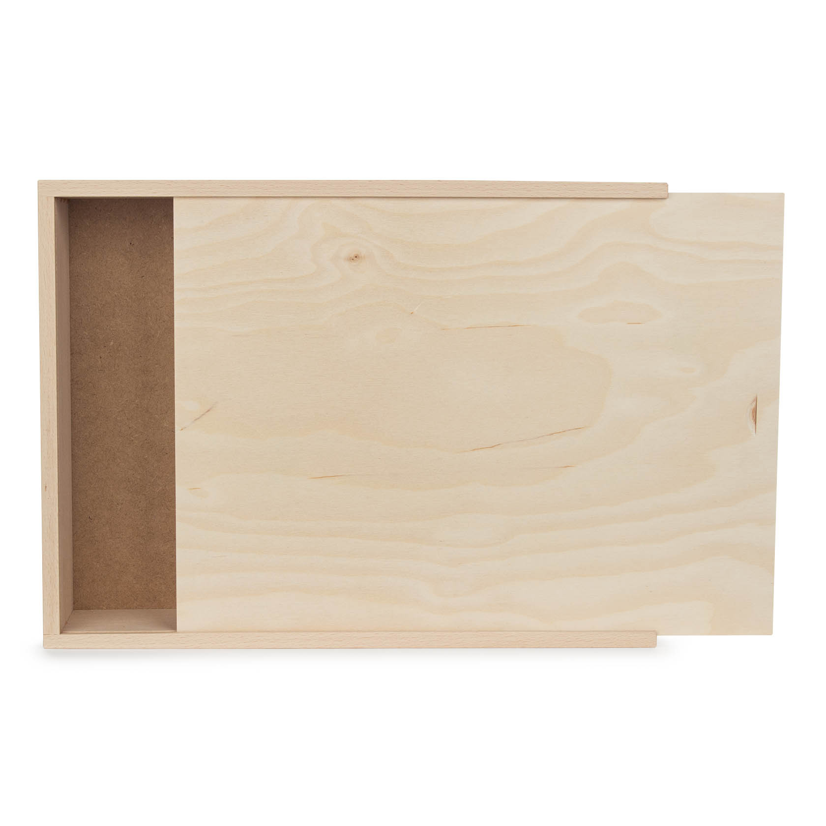 Ein geöffneter Holzkasten mit glatter Oberfläche und Schiebedeckel, teils herausgezogen. Die Holzstruktur ist sichtbar.