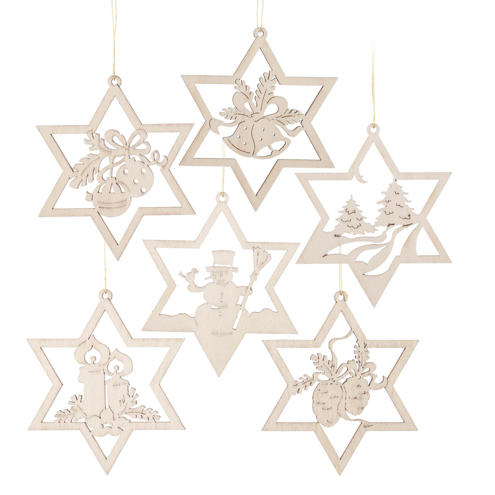 Sechs Holzsterne mit verschiedenen ausgeschnittenen Weihnachtsmotiven: Schneemann, Kerzen, Glocke, Tanne, Kugeln und Stechpalmenzweig. im Dregeno Online Shop günstig kaufen