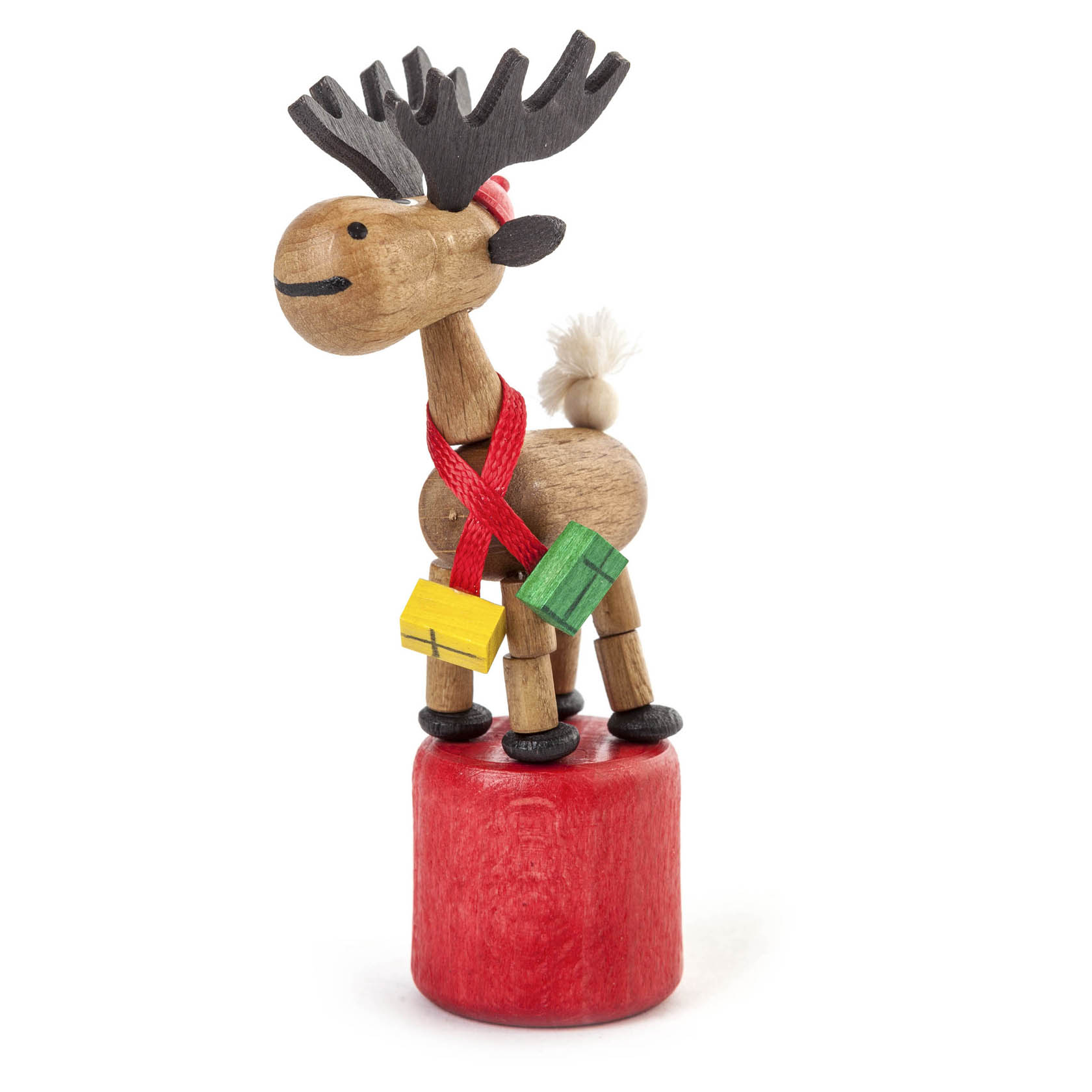 Holzfigur eines lächelnden Weihnachtselchs mit rotem Schal und Geschenken um den Hals auf rotem Sockel. im Dregeno Online Shop günstig kaufen