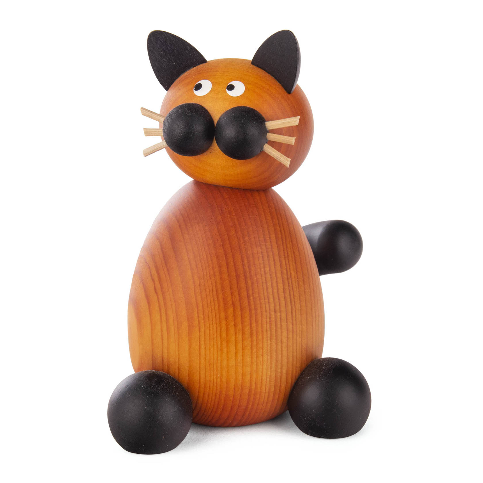 Holzfigur einer sitzenden Katze mit rundem Körper, großen schwarzen Ohren, auffälligen Augen und langen schwarzen Schnurrhaaren. im Dregeno Online Shop günstig kaufen