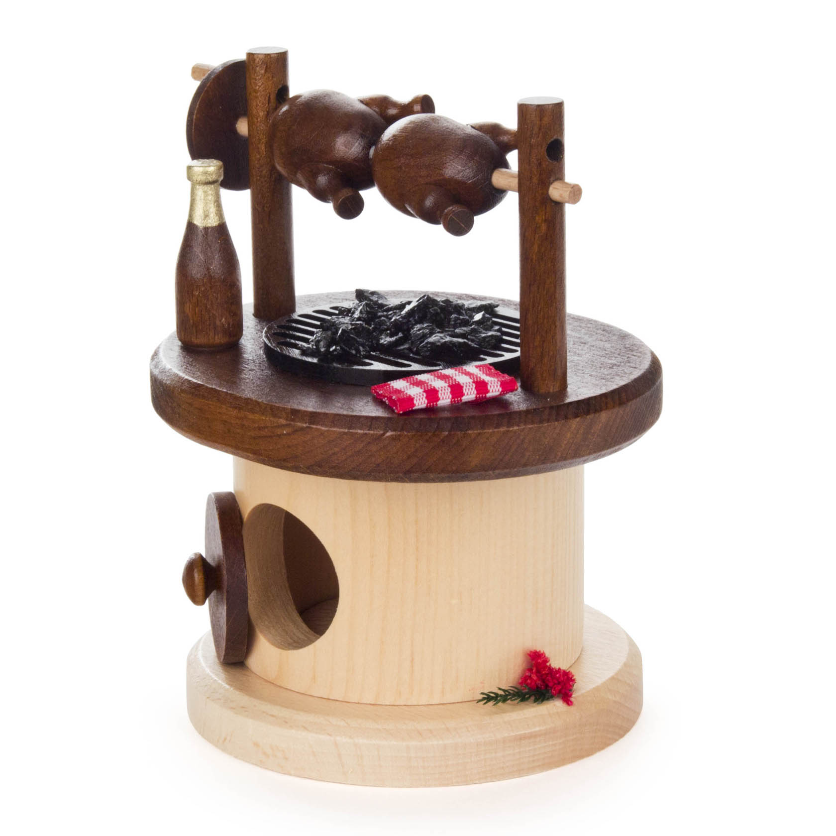 Holzräucherfigur eines Hühnchengrills mit zwei Hähnchen am Spieß und einer BBQ-Szene mit Sauceflasche und Tischdecke.