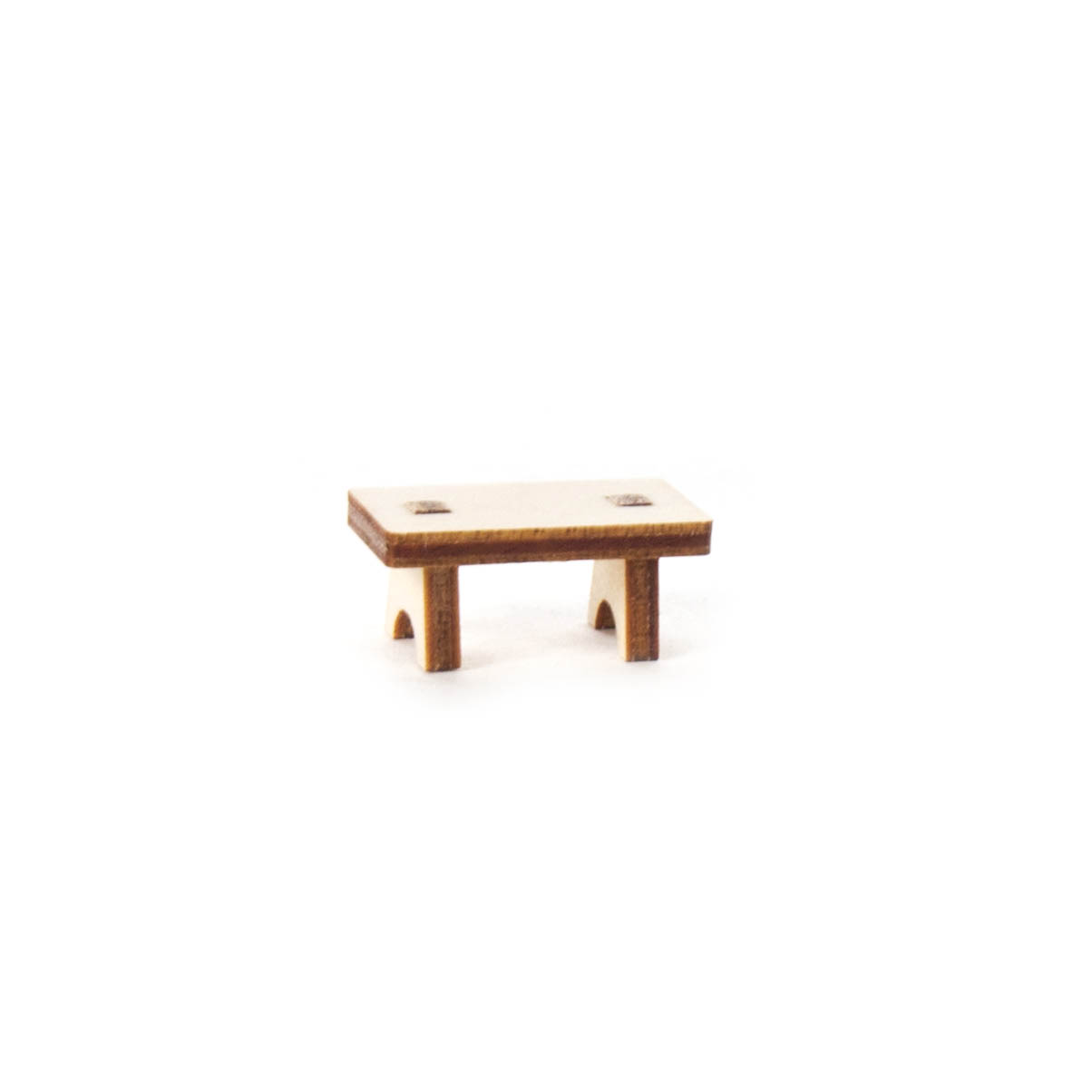 Kleiner Holz-Hocker im Miniaturformat, rechteckige Sitzfläche, unterstützt von zwei Holzbeinen an den Enden. im Dregeno Online Shop günstig kaufen