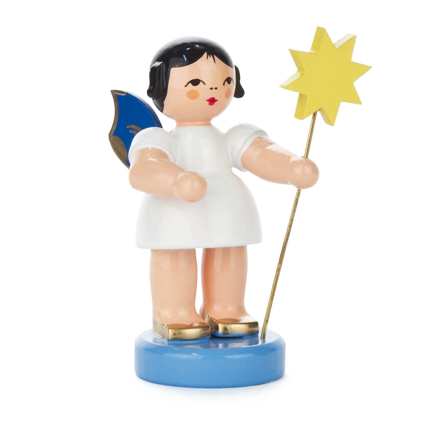Holzfigur eines Engels mit blauen Flügeln, der ein gelbes Sternenstab hält. Der Engel trägt ein weißes Kleid und steht auf einem blauen Sockel. im Dregeno Online Shop günstig kaufen