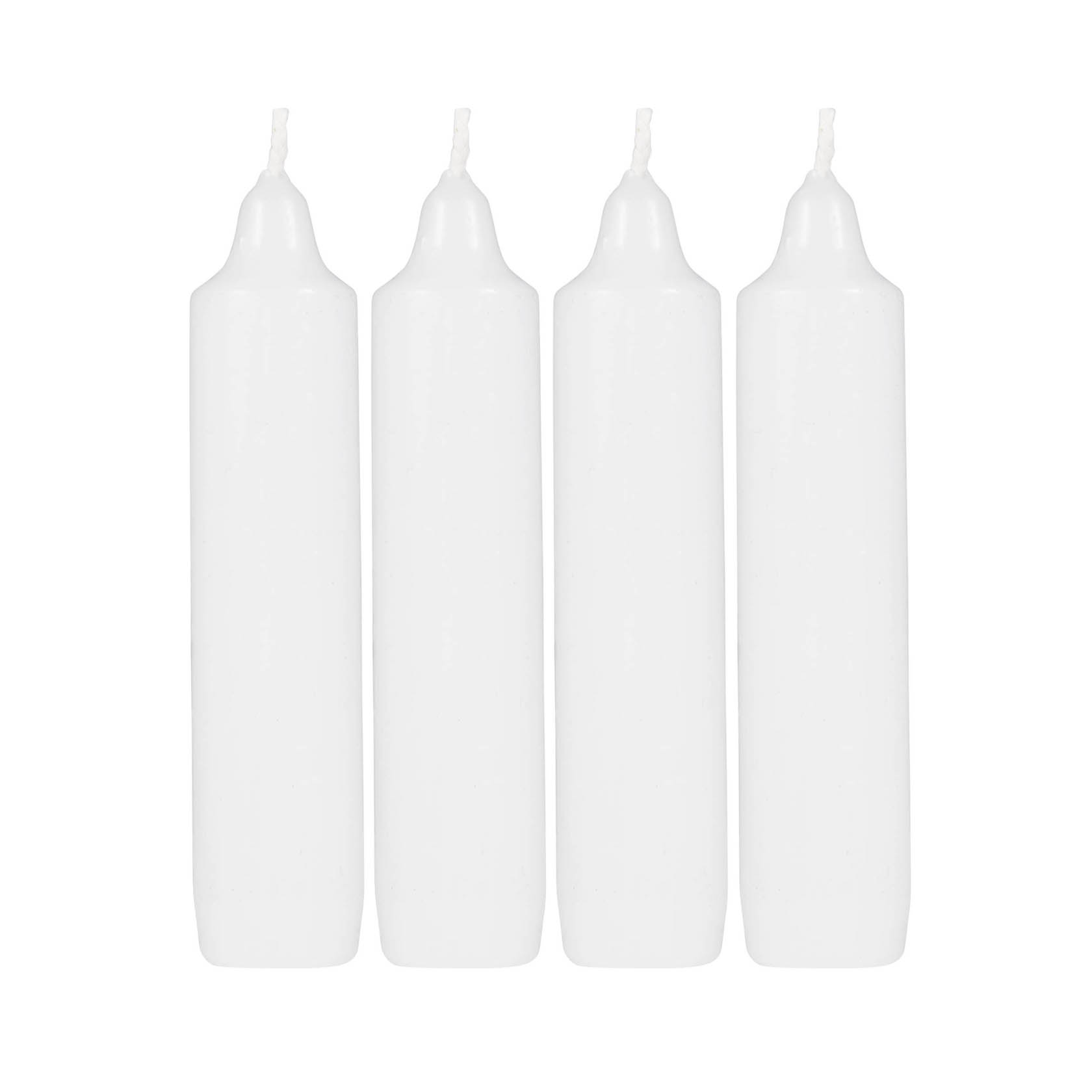 Vier weiße, zylindrische Adventskerzen mit einem Durchmesser von 22,5 mm stehen nebeneinander aufrecht. im Dregeno Online Shop günstig kaufen
