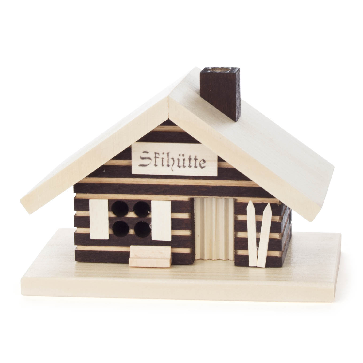 Räucherhaus in Form einer kleinen Skihütte aus Holz mit Ski-Dekoration und der Aufschrift 'Skihütte' auf dem Dach. im Dregeno Online Shop günstig kaufen