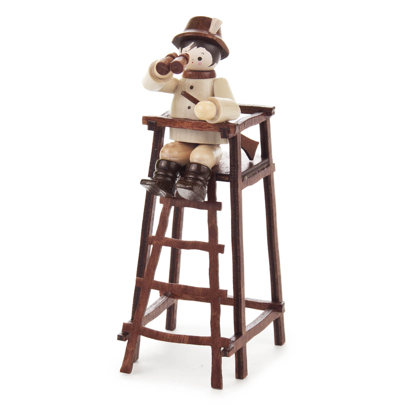 Holzfigur eines Jägers in traditioneller Kleidung, der auf einem Hochstand sitzt und durch ein Fernglas schaut. im Dregeno Online Shop günstig kaufen