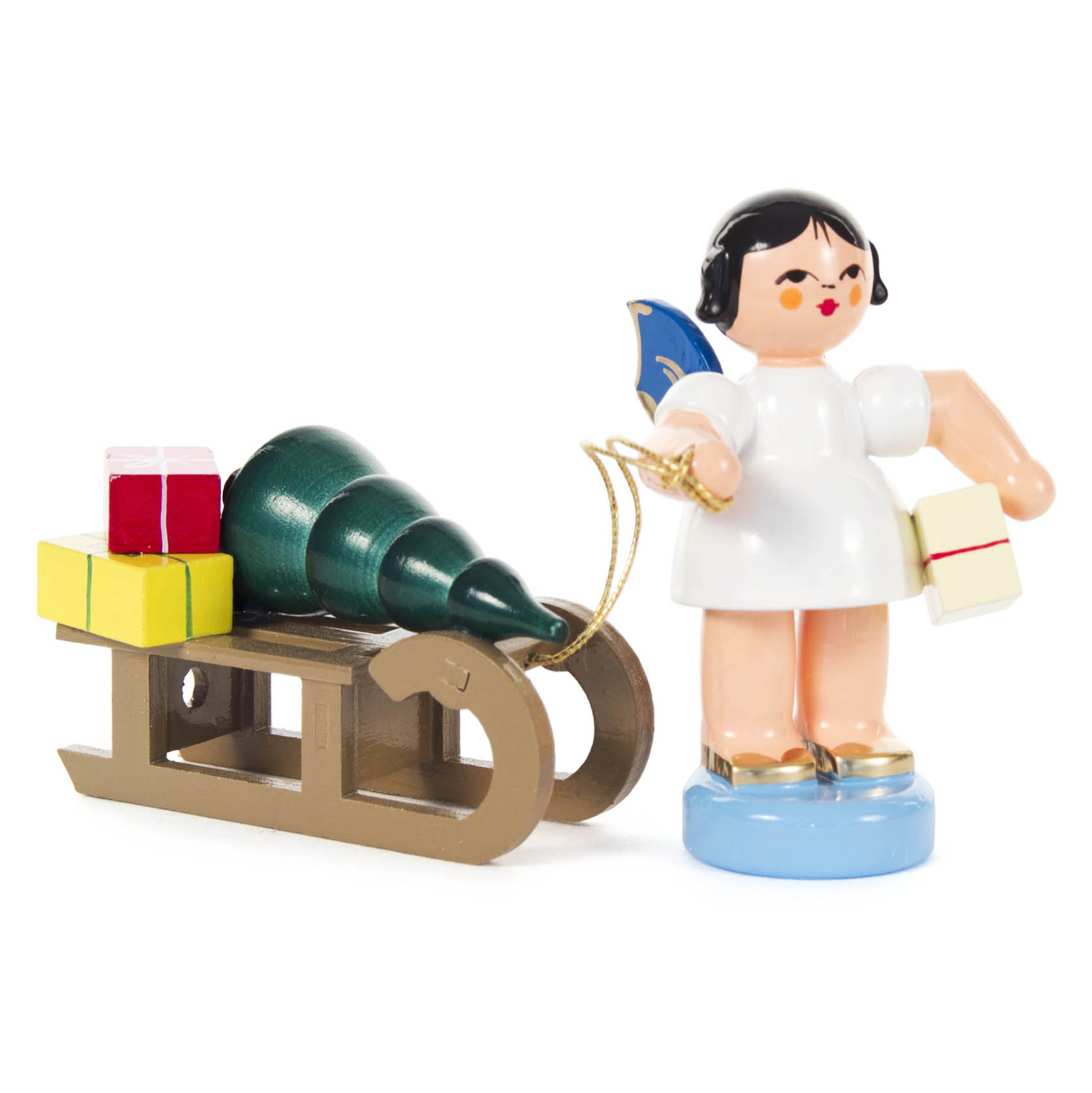 Figur eines Engels mit blauen Flügeln, der neben einem Geschenkeschlitten steht. Der Engel hält ein Geschenk und der Schlitten trägt weitere Präsente. im Dregeno Online Shop günstig kaufen