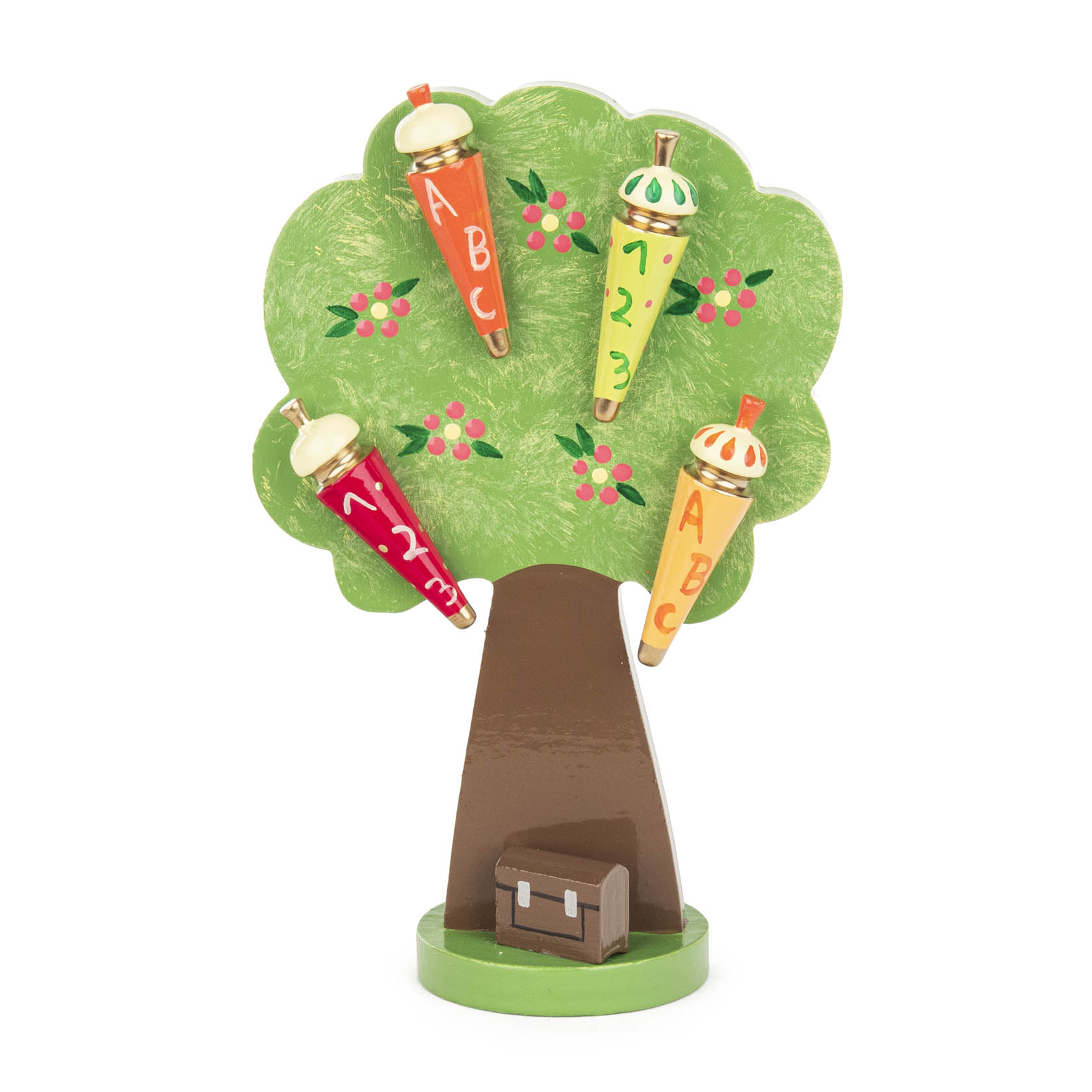 Ein Zuckertütenbaum mit vier bunten Zuckertüten und einem Schulranzen am Baumstamm. im Dregeno Online Shop günstig kaufen