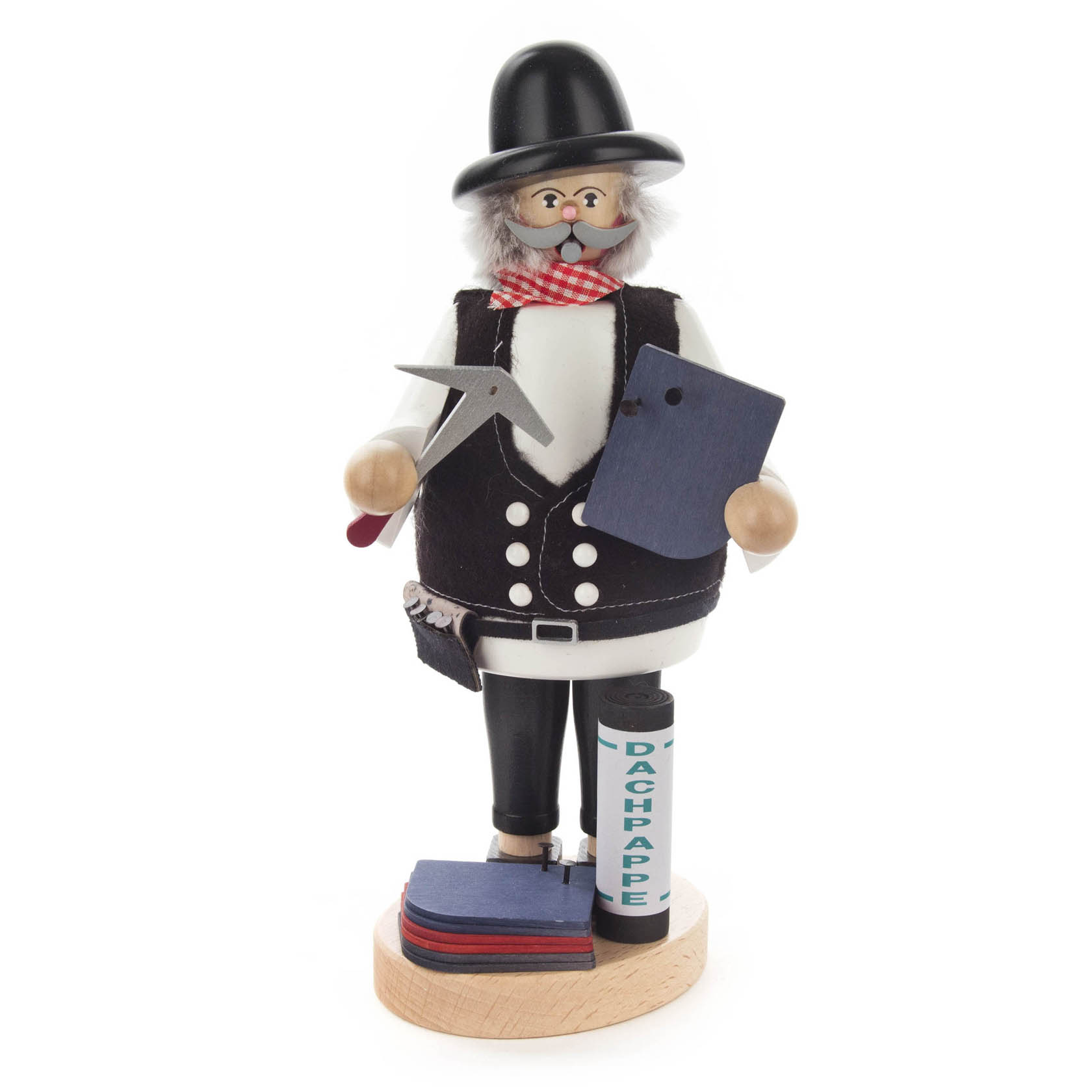 Handgefertigte Räucherfigur eines Dachdeckers mit Hammer in der Hand, schwarzes Outfit, rotes Halstuch, auf einer Holzplatte stehend. im Dregeno Online Shop günstig kaufen